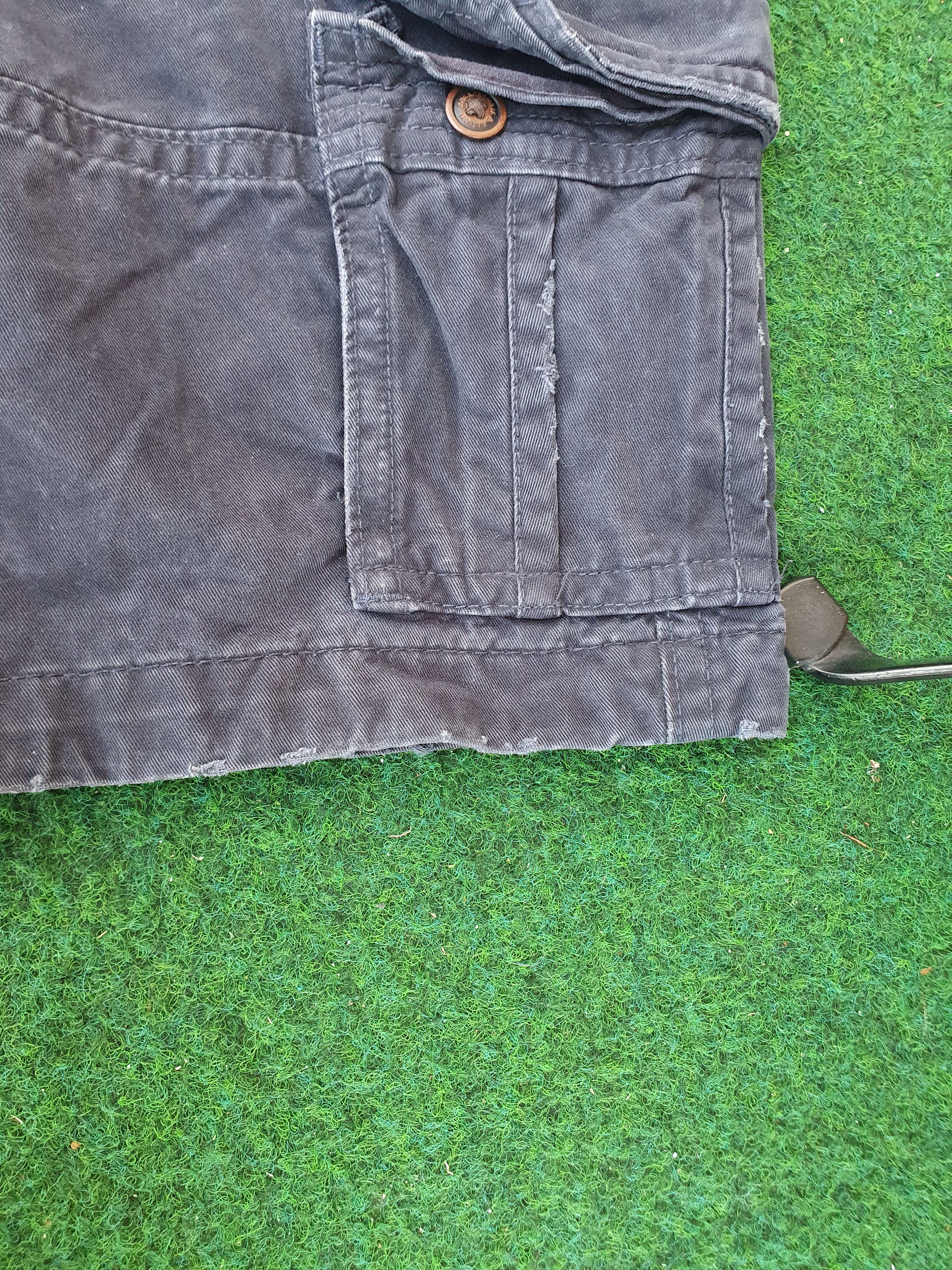 Abercrombie & Fitch Abercrombie & Fitch Heavy Cargo Shorts Size 33 Size US 33 - 10 Thumbnail