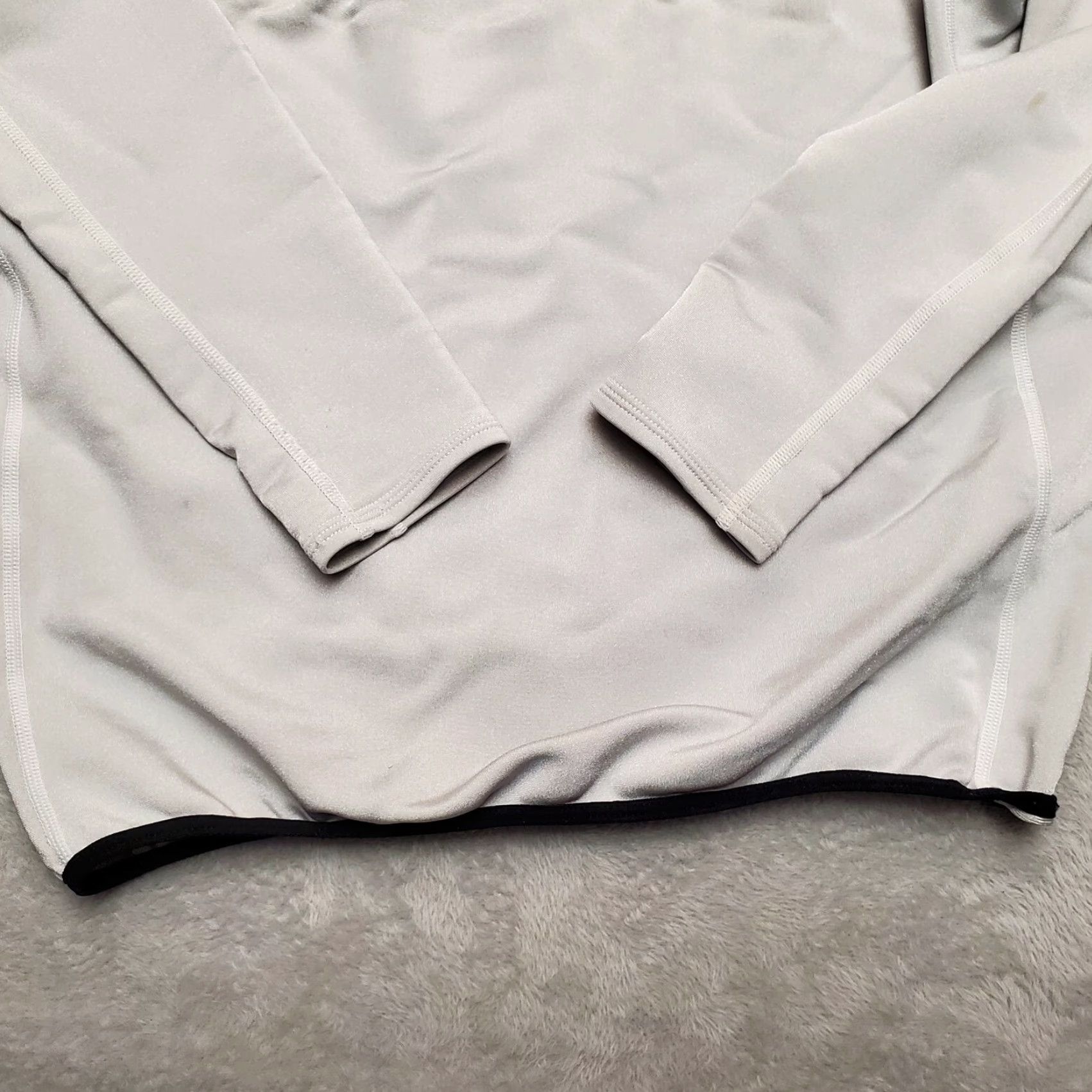 Vintage VINTAGE Compression Shirt Mens 2XL Silver Gray Nylon Spandex Made in USA Shirt Mens 2XL Silver Gray Nylon Spandex Size US XXL / EU 58 / 5 - 3 Thumbnail