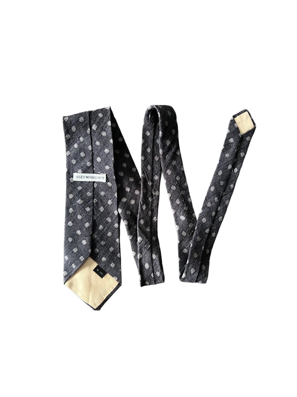 ISSEY MIYAKE Neck Tie