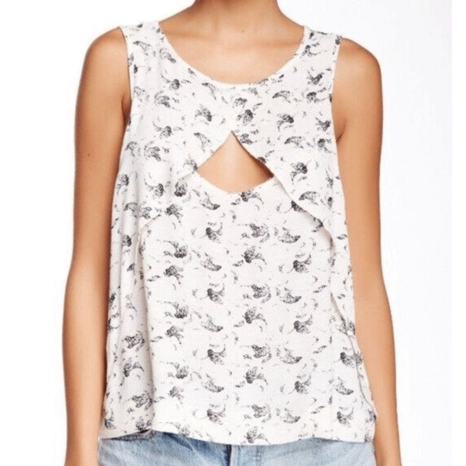 Free People Free People Crinkle Printed Look Through Top in Tea XS, $68 Size XS / US 0-2 / IT 36-38 - 1 Thumbnail