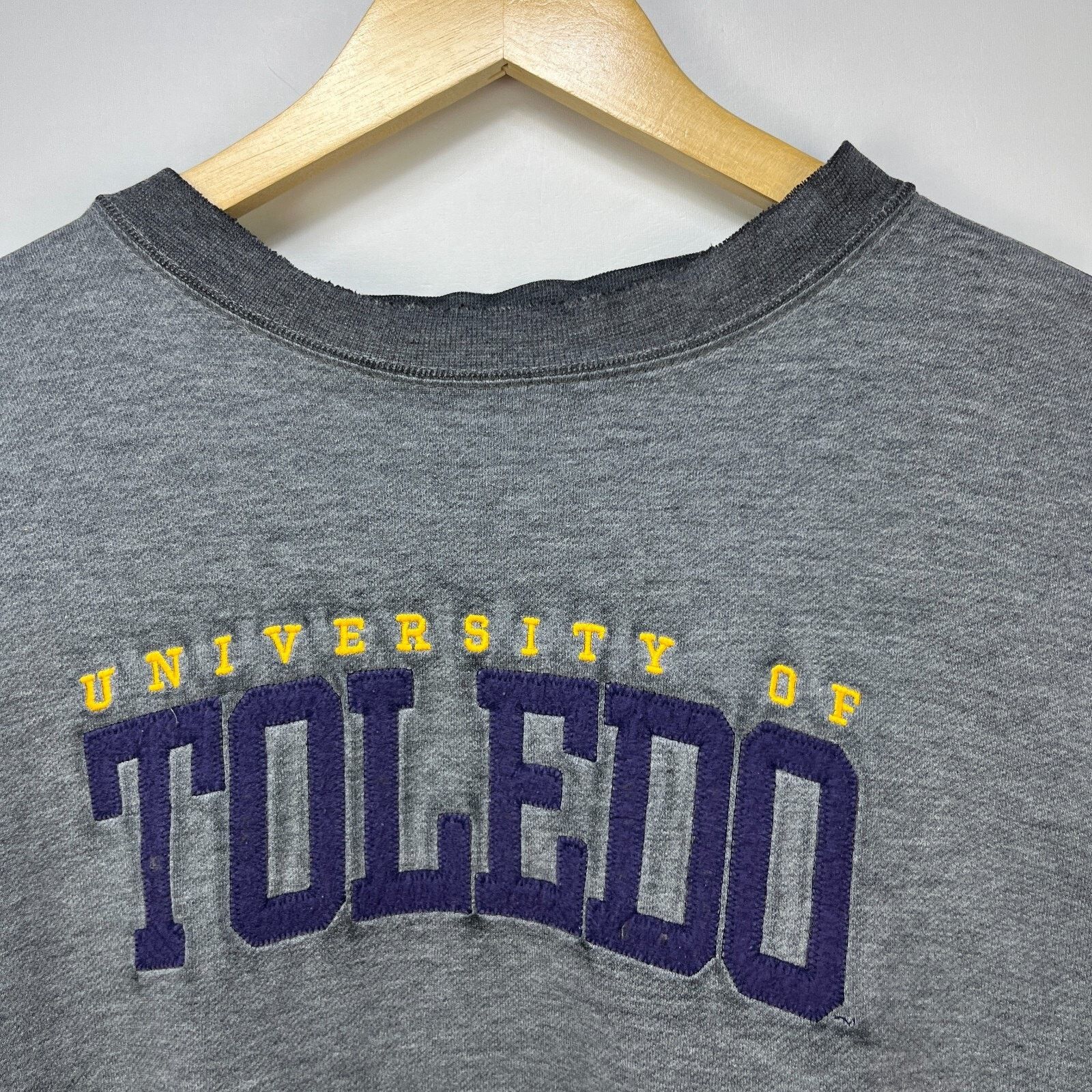Vintage Vintage University of Toledo Sun Faded Sweatshirt XL Rockets Size US XL / EU 56 / 4 - 3 Thumbnail