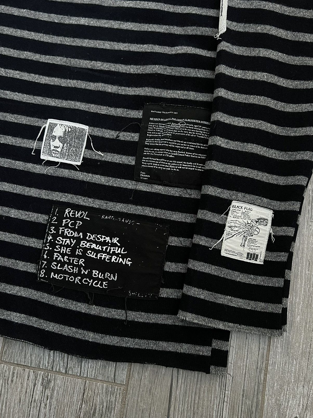 Raf Simons AW2001-2002 Raf Simons Riot Riot Riot Black Patch Turtleneck Size US L / EU 52-54 / 3 - 6 Thumbnail