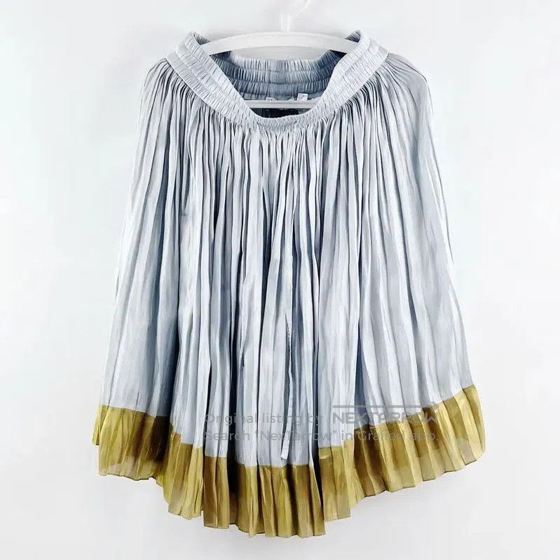 Valentino Valentino Multi-Color Pleated Skirt . Size 28" / US 6 / IT 42 - 1 Thumbnail