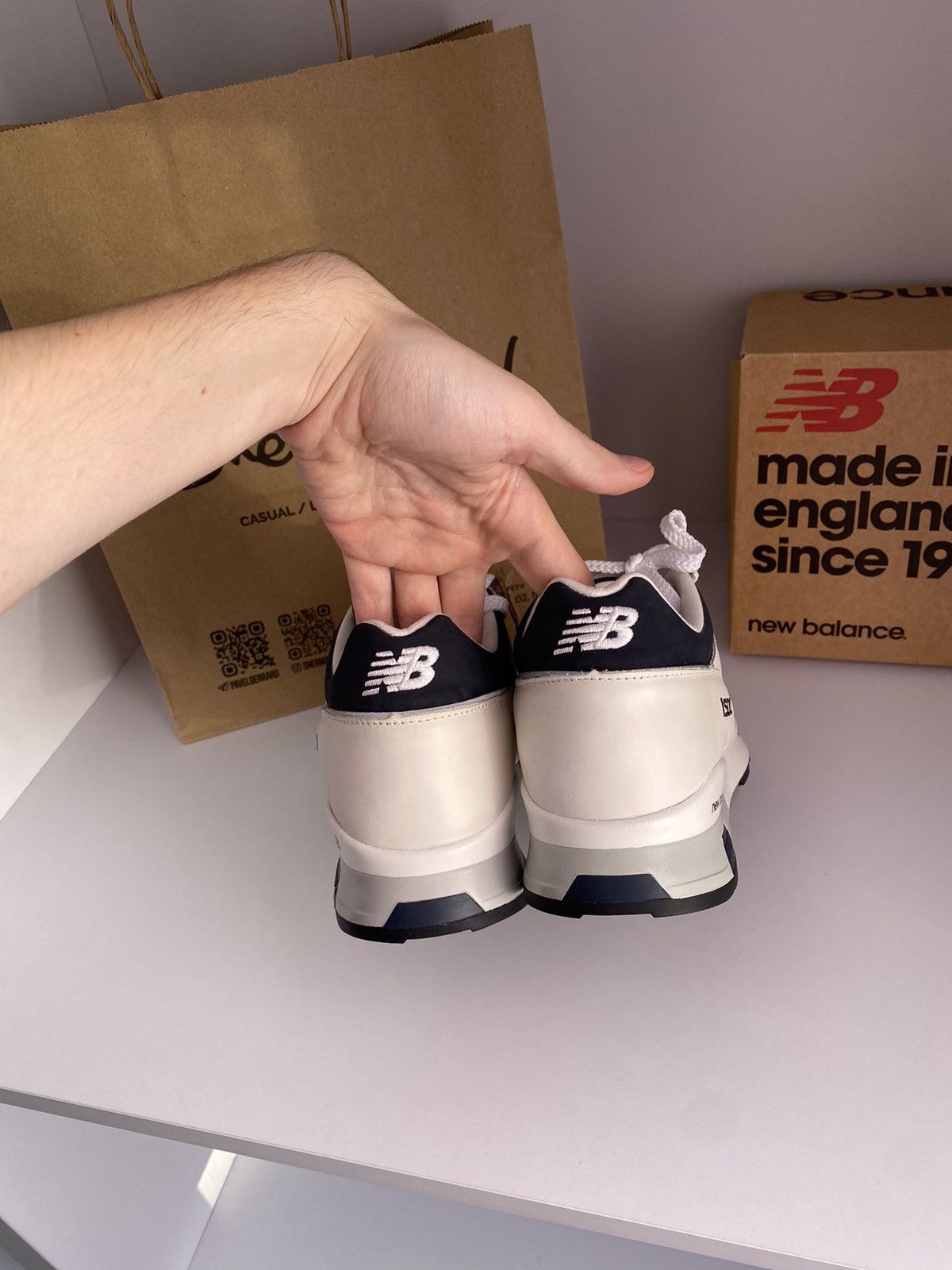 New Balance New Balance 1500 Made in England White Navy M1500WWN Size US 8.5 / EU 41-42 - 12 Thumbnail