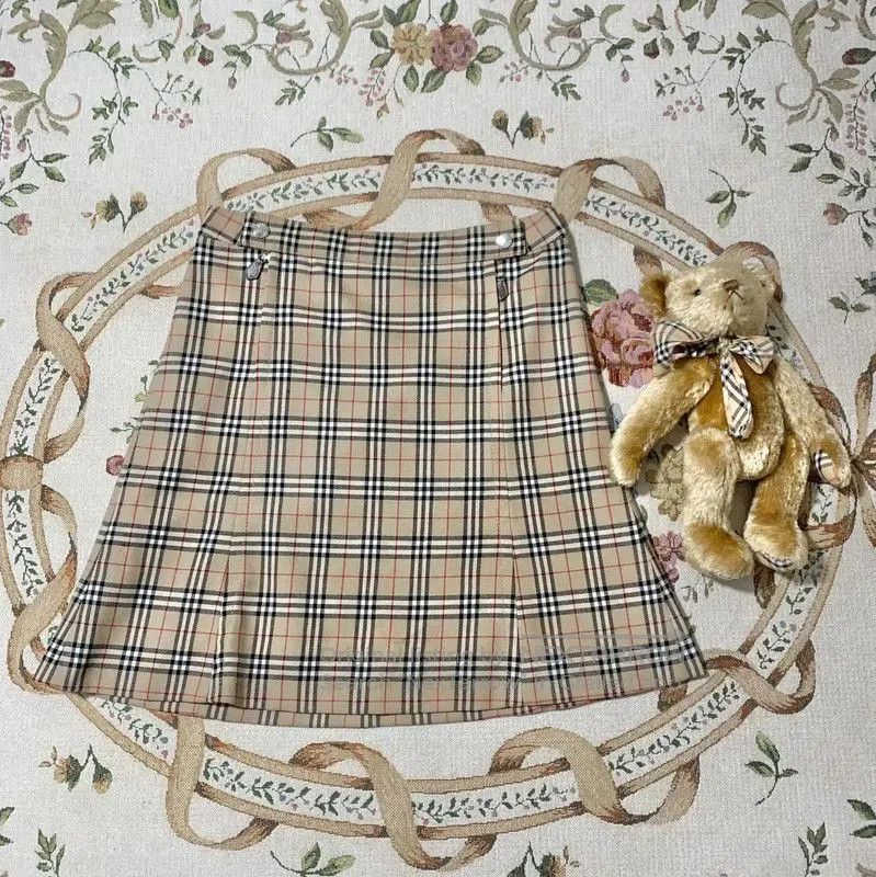 Burberry Burberry Women's Khaki Check Wool Skirt. Size 23" - 1 Thumbnail