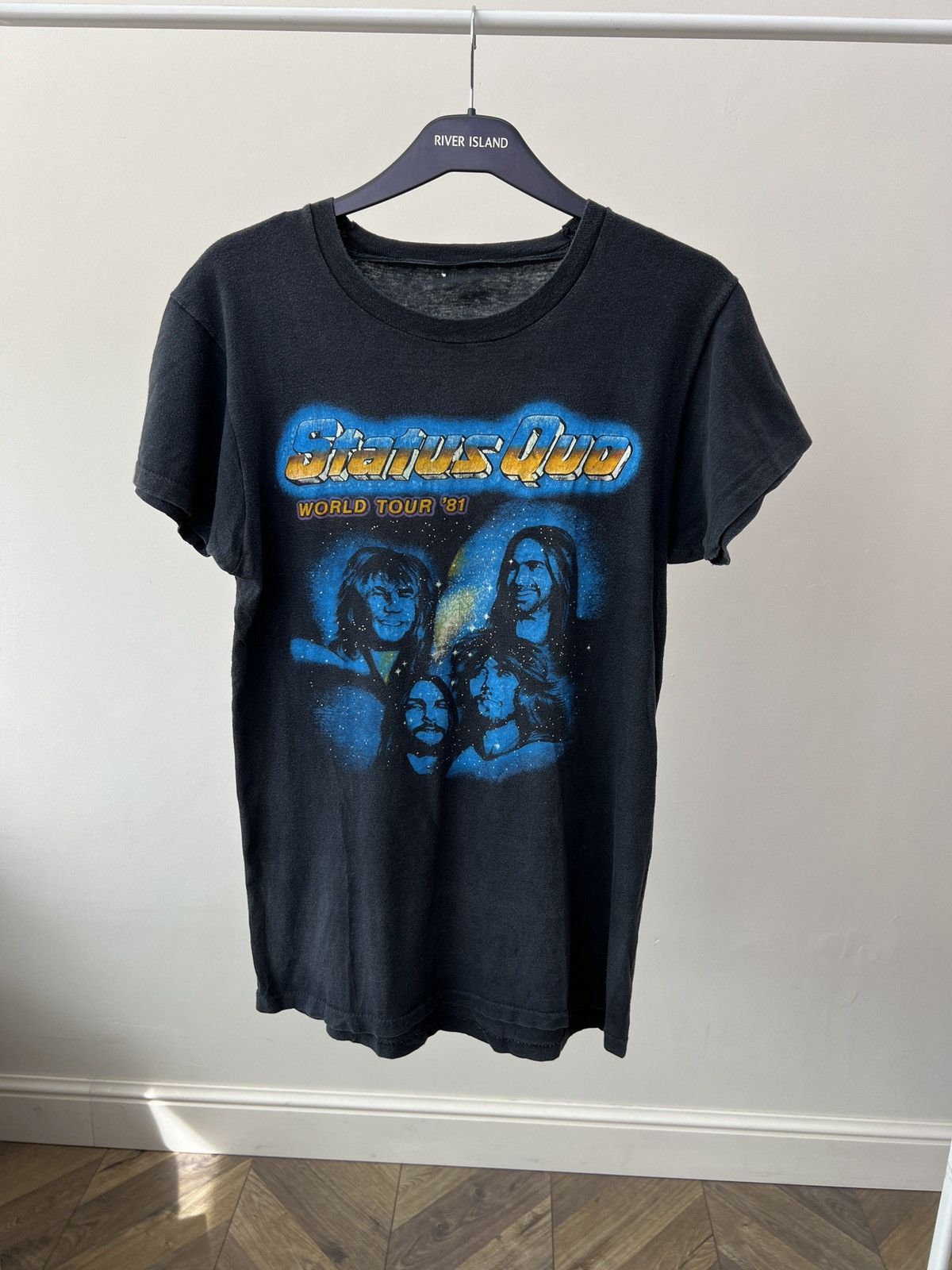 Vintage Vintage Status Quo 1981 World Tour Faded t-shirt big logo Size US S / EU 44-46 / 1 - 3 Thumbnail