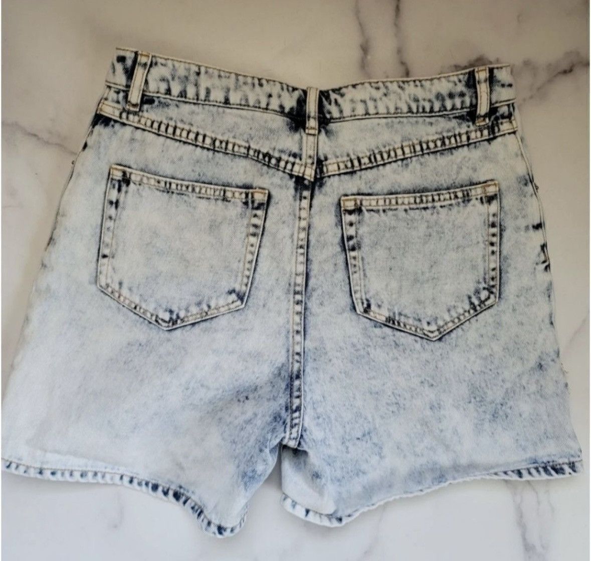 H&M Bugs bunny looney tunes acid wash Jean shorts cartoon Size 28" / US 6 / IT 42 - 7 Thumbnail