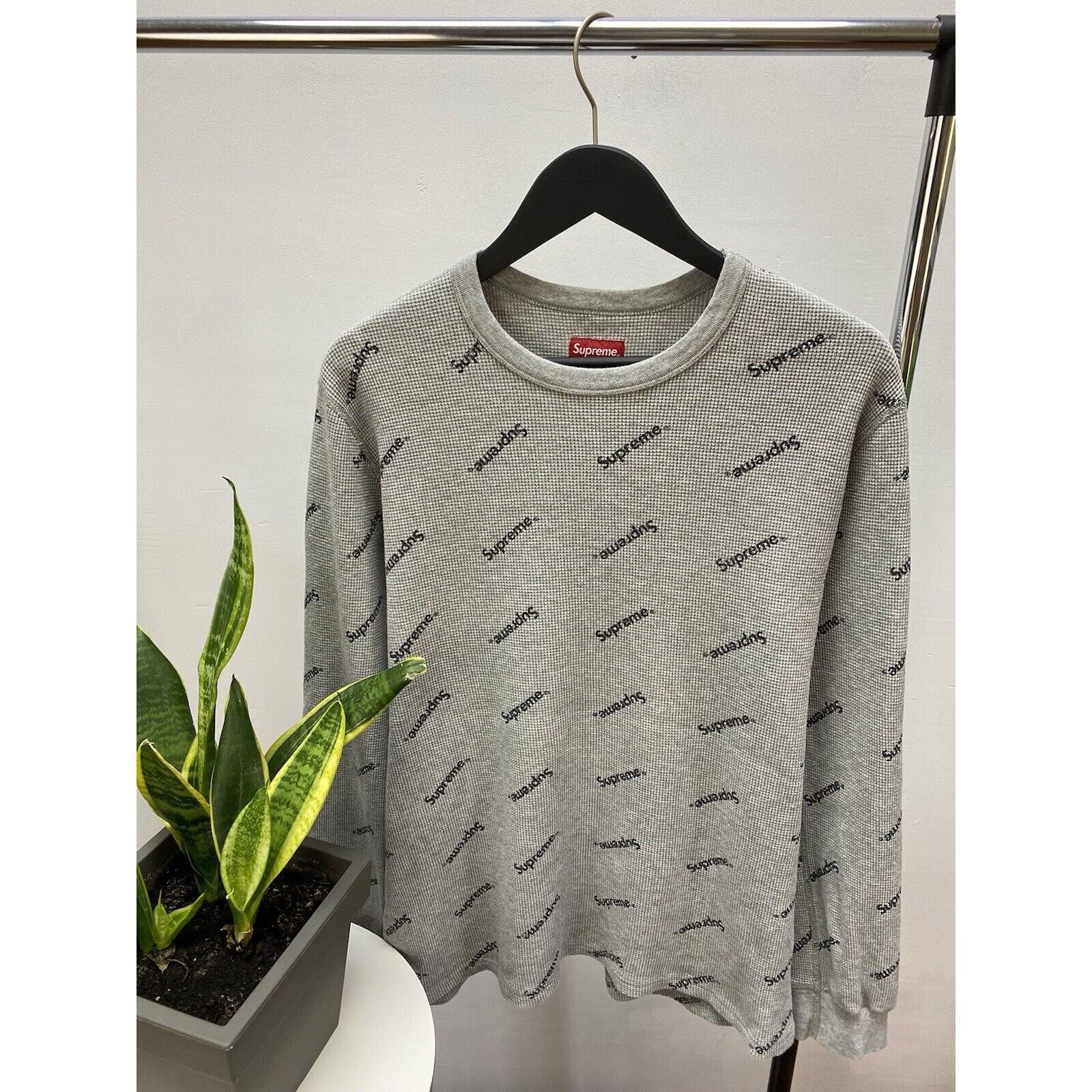 Supreme Supreme Waffle Thermal Logo’s Grey Monogram Size L Men SB Size US L / EU 52-54 / 3 - 7 Thumbnail