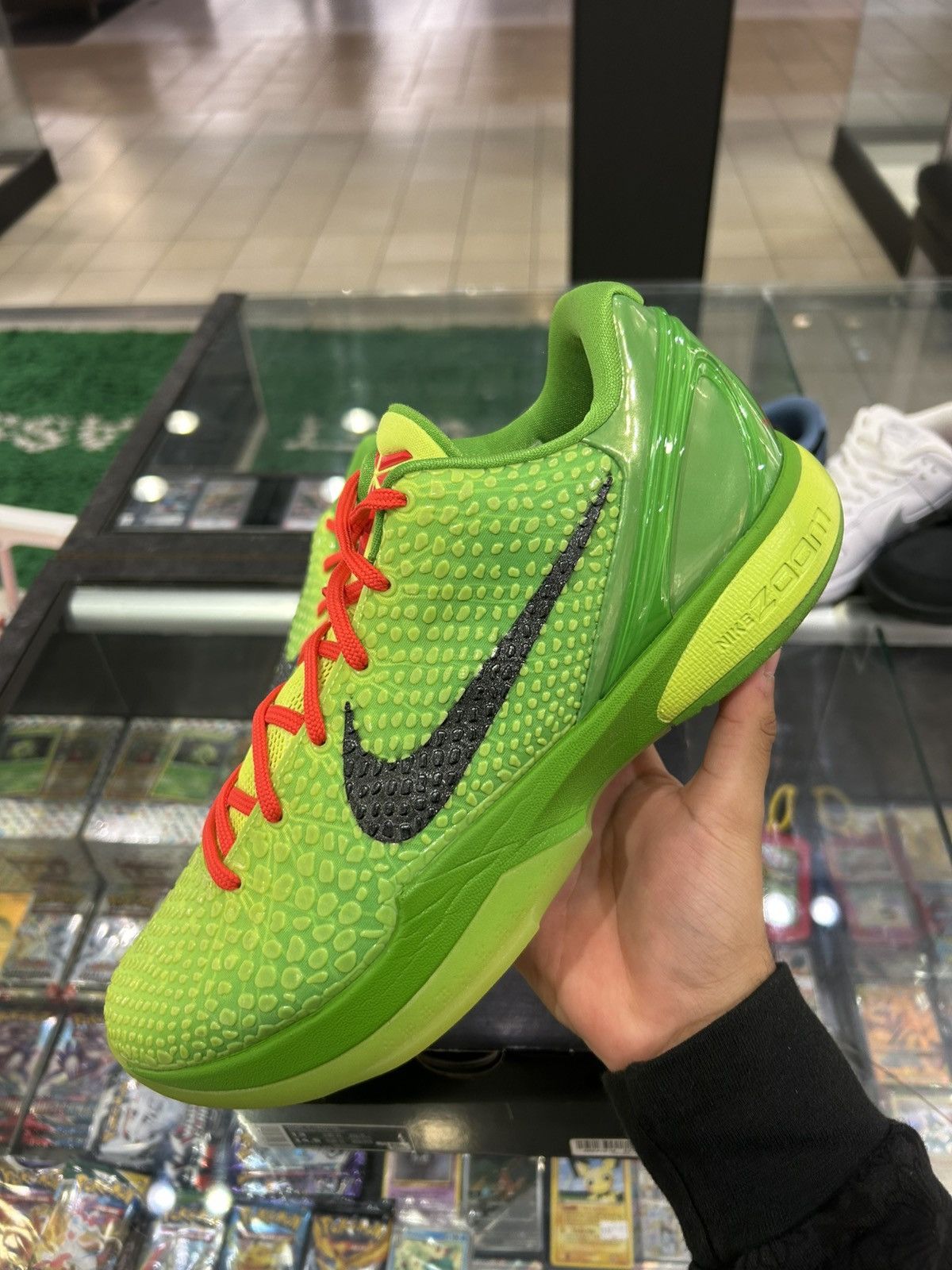 Nike Nike kobe grinch 2020 Size US 13 / EU 46 - 2 Thumbnail