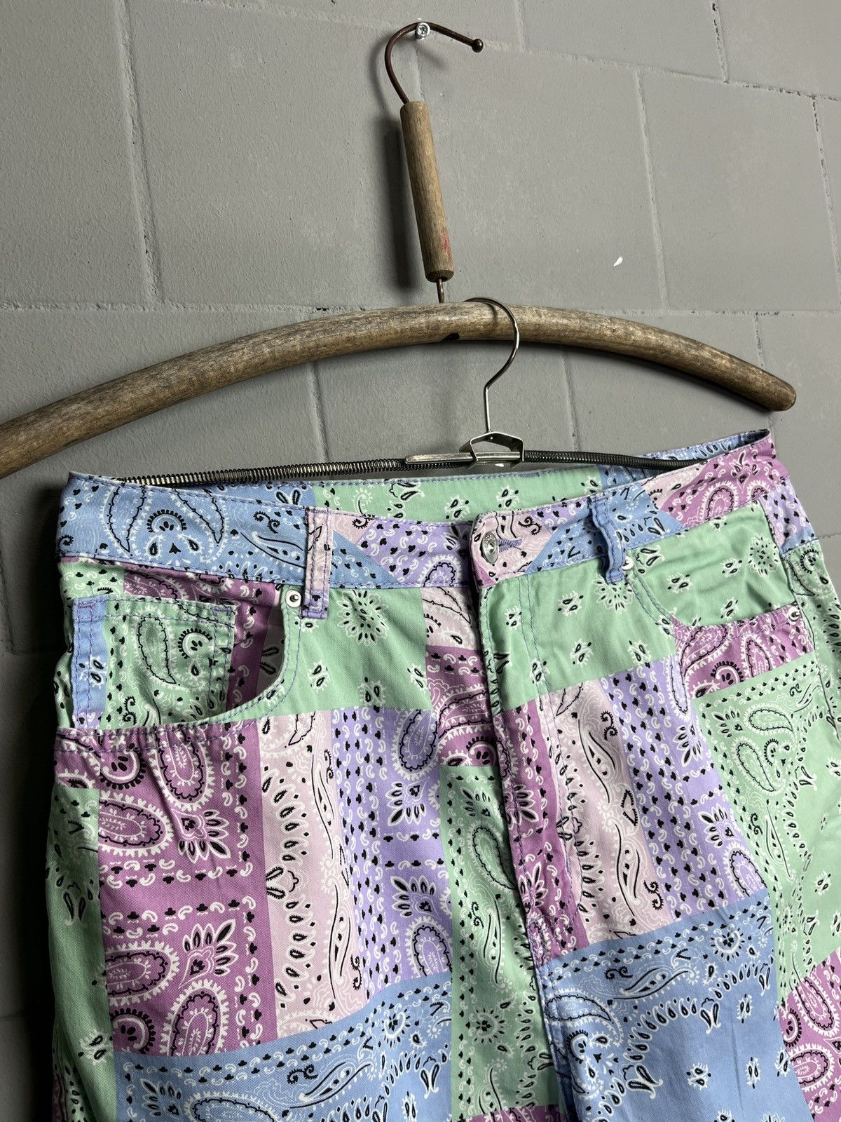 Designer BAGGY BANDANA PASTEL COLOURS WITH CHILL FIT PANTS - 3252 Size US 32 / EU 48 - 9 Thumbnail