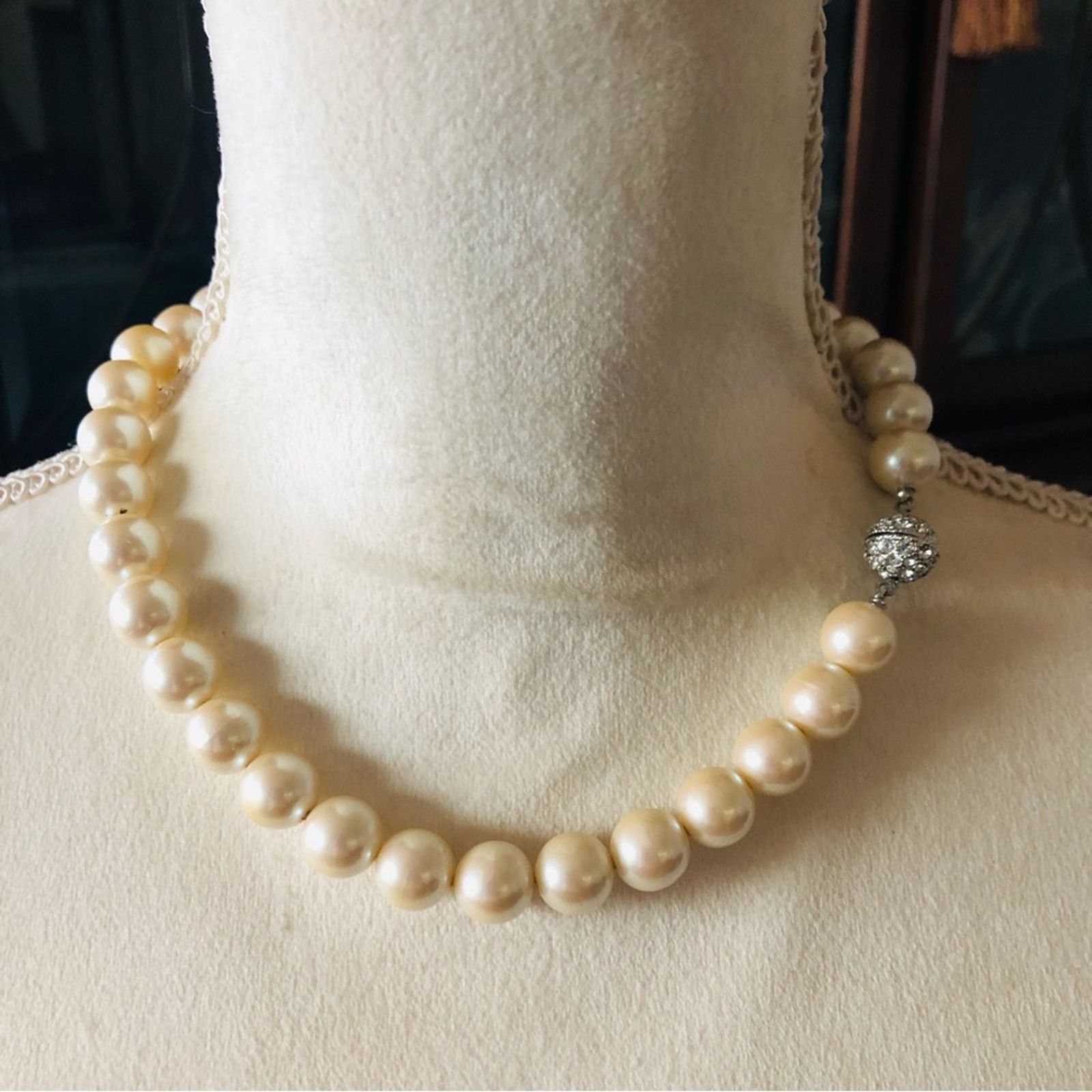 Vintage Vintage iridescent cream glass pearl bead necklace Size ONE SIZE - 3 Thumbnail