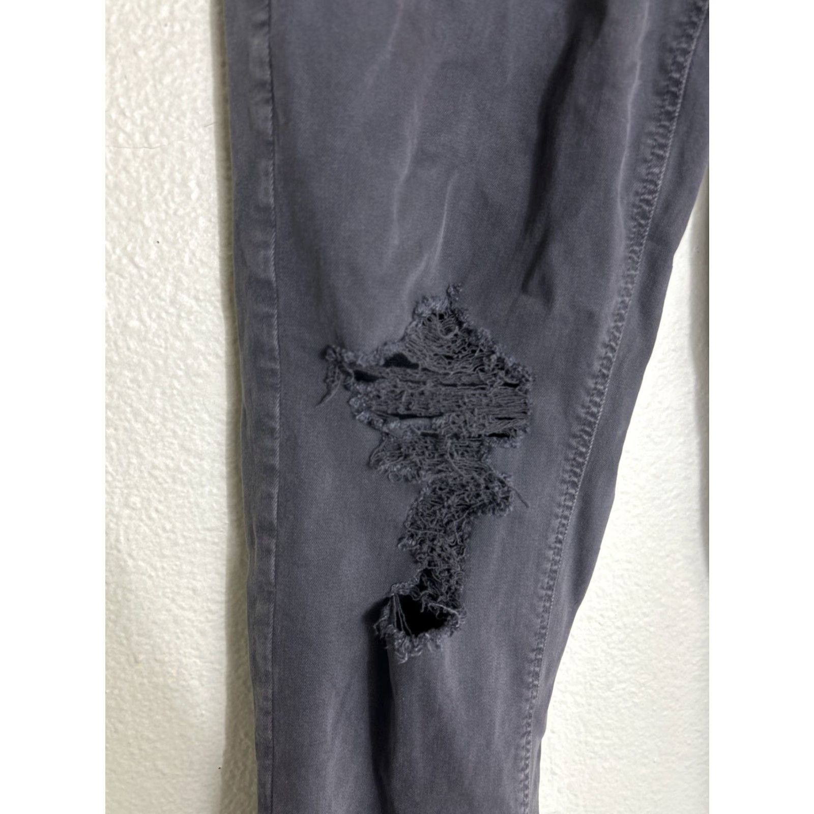 American Eagle Outfitters American Eagle Outfitters Tomgirl Jeans Women's 8 Gray Distressed Mid-Rise Size 30" / US 8 / IT 44 - 3 Thumbnail