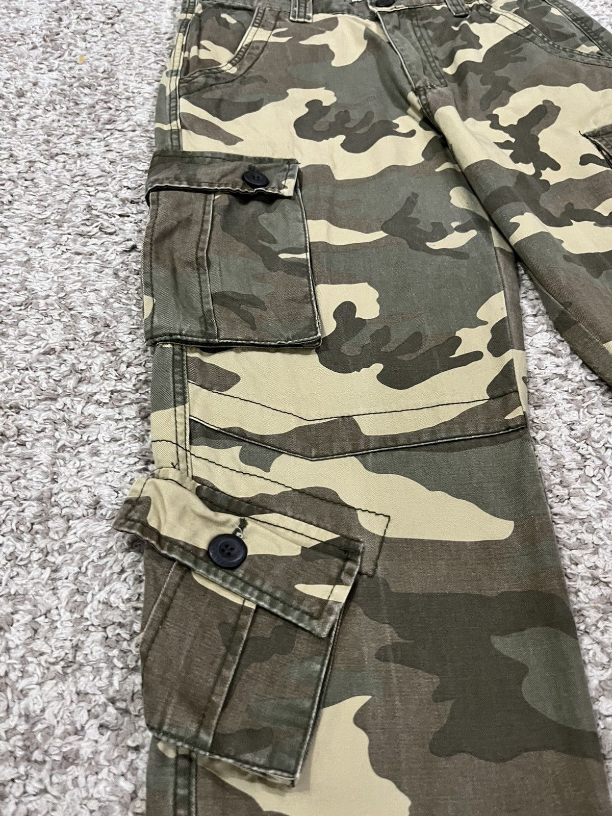 If Six Was Nine AK Army Camo Cargo Pants – 6 Pocket Military Style – Size 33 Size US 33 - 4 Thumbnail