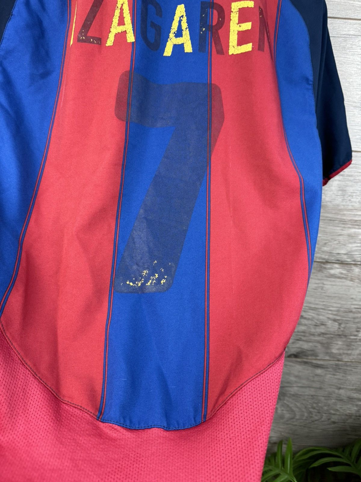 Nike Barcelona FC Nike 2003/04 Izagaren 7 Vintage Football Shirt Size US S / EU 44-46 / 1 - 22 Thumbnail