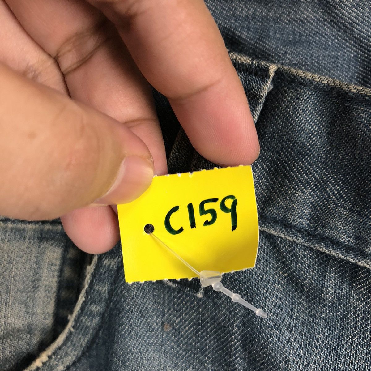 Uniqlo DL Uniqlo Jeans Dark Blue Distressed Denim Pants #C159 Size US 32 / EU 48 - 18 Thumbnail