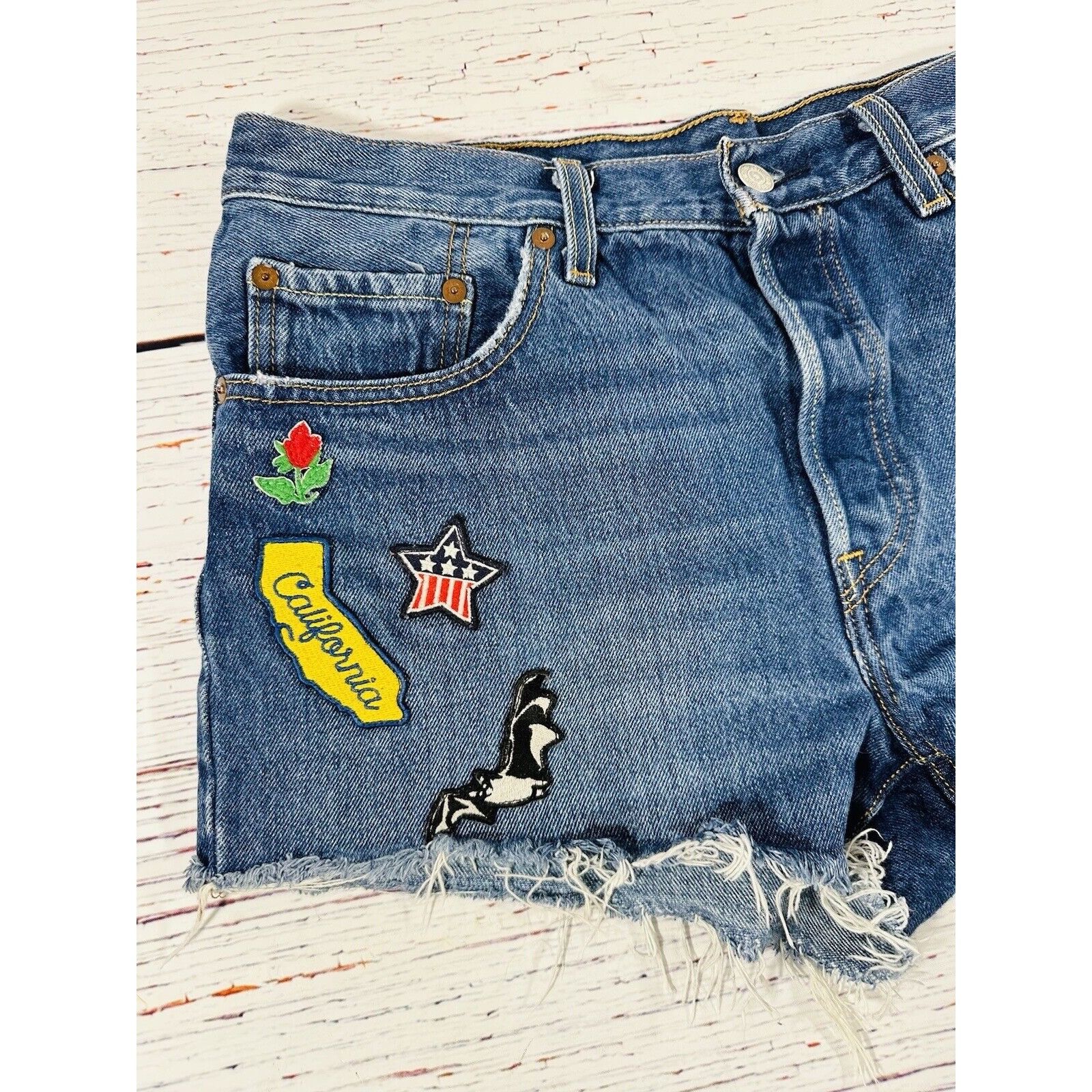 Levi's Levis 501 Blue Jean Shorts Patches Womens Size 31 Mid Rise D Size 31" - 4 Thumbnail
