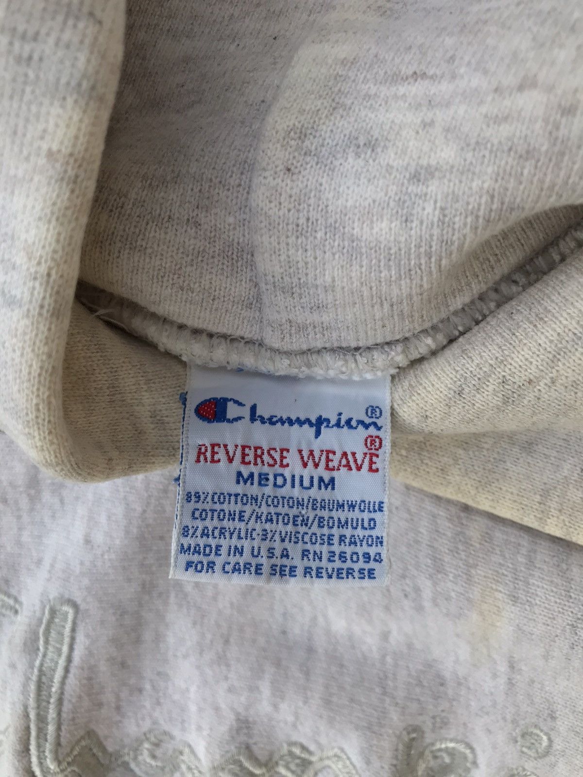Champion Vintage Champion Reverse Weave Script Logo Sweater Large Size US L / EU 52-54 / 3 - 8 Thumbnail