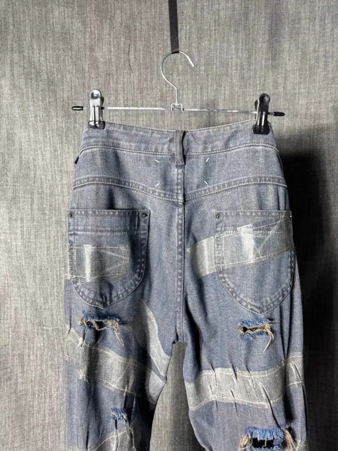 Maison Margiela Maison Margiela Distressed Tape Denim Jeans Size 26" / US 2 / IT 38 - 6 Thumbnail