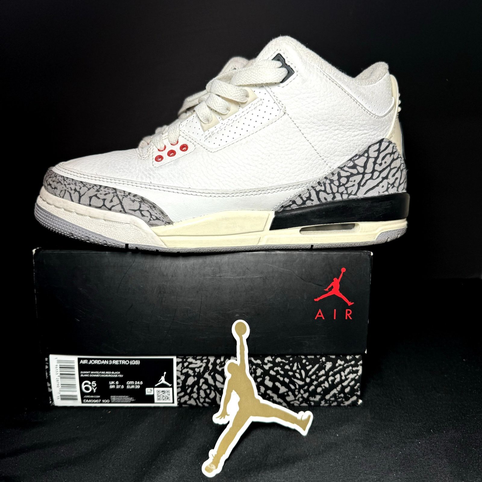 Jordan Brand × Nike Size 6.5 Nike Air Jordan 3 Retro GS White Cement Reimagined Size US 6.5 / EU 39-40 - 8 Thumbnail