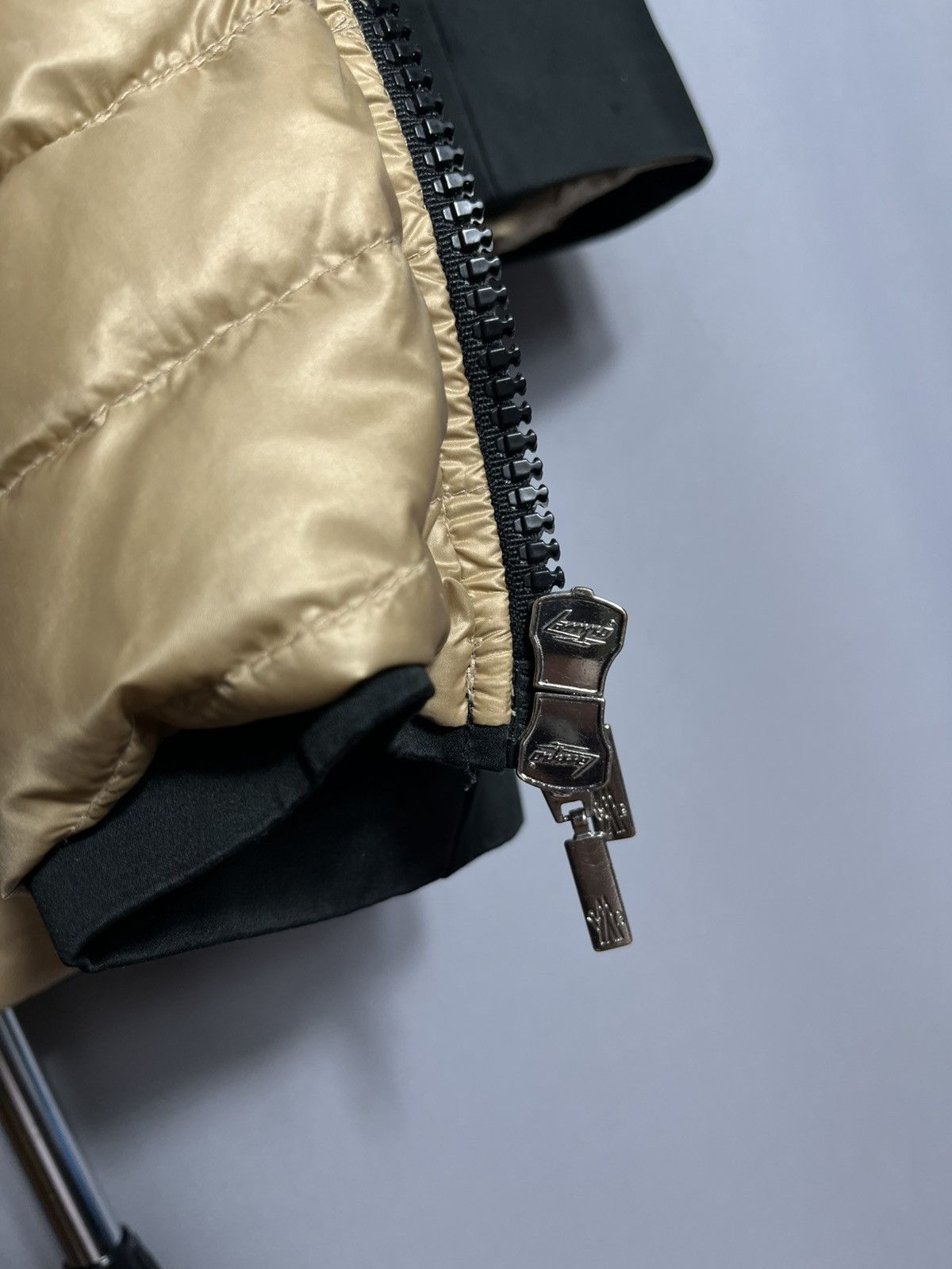 Moncler Moncler Ligneville Giubbotto Womans Down Jacket Zip Black Size L / US 10 / IT 46 - 8 Thumbnail