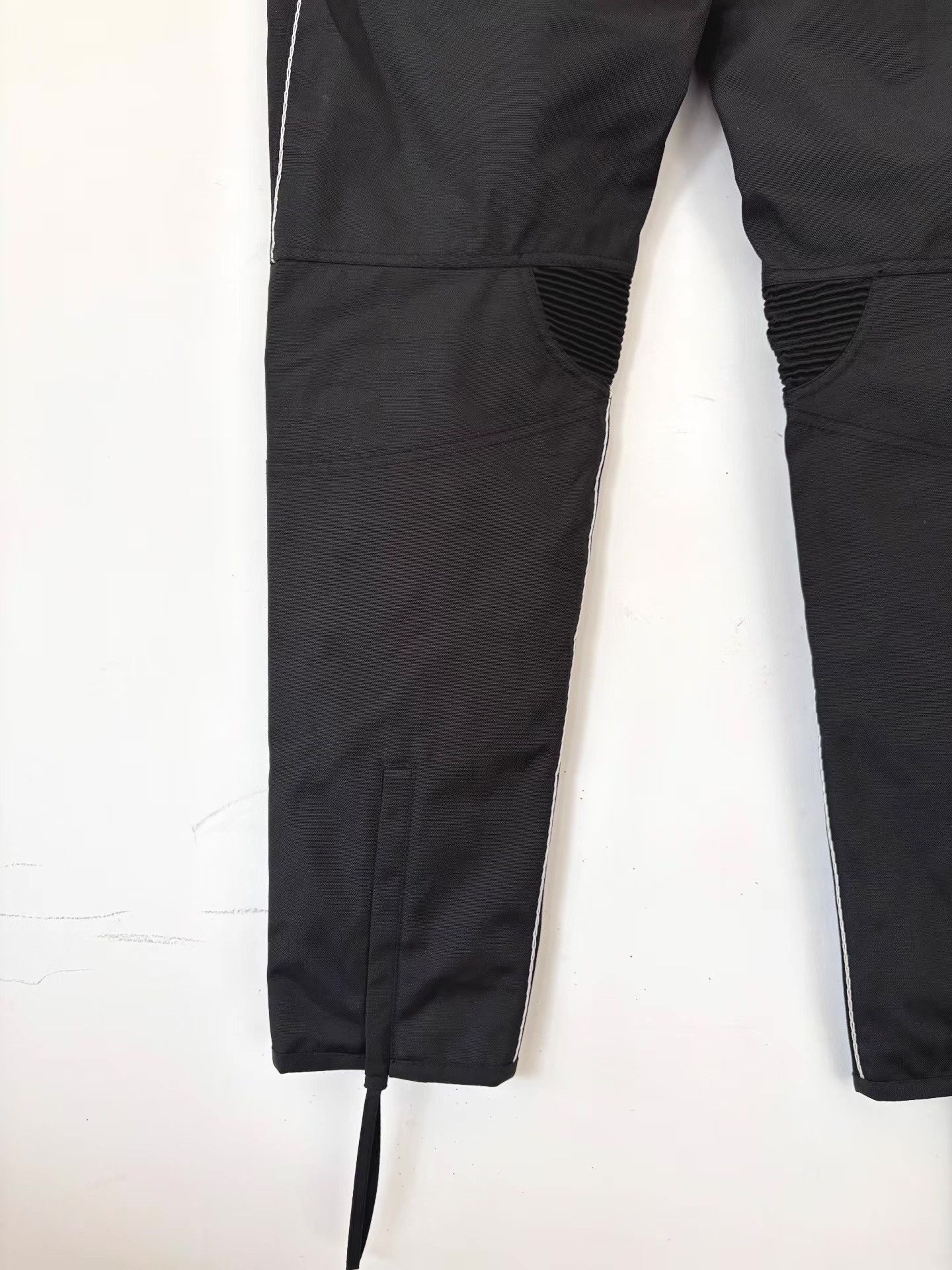 KANGHYUK Black Moto-Inspired Casual Pants with Knee Panels Size 34 Size US 34 / EU 50 - 4 Thumbnail