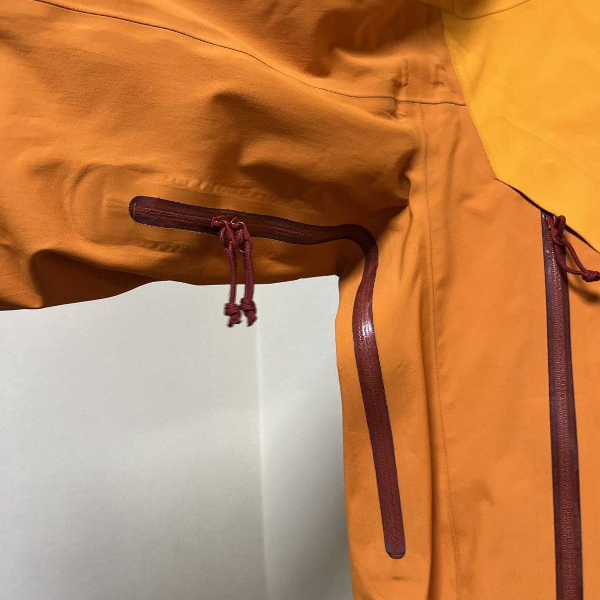 Arc'teryx Men's Arcteryx Beta Gore-Tex Jacket Recco Gorpcore Size US L / EU 52-54 / 3 - 8 Thumbnail
