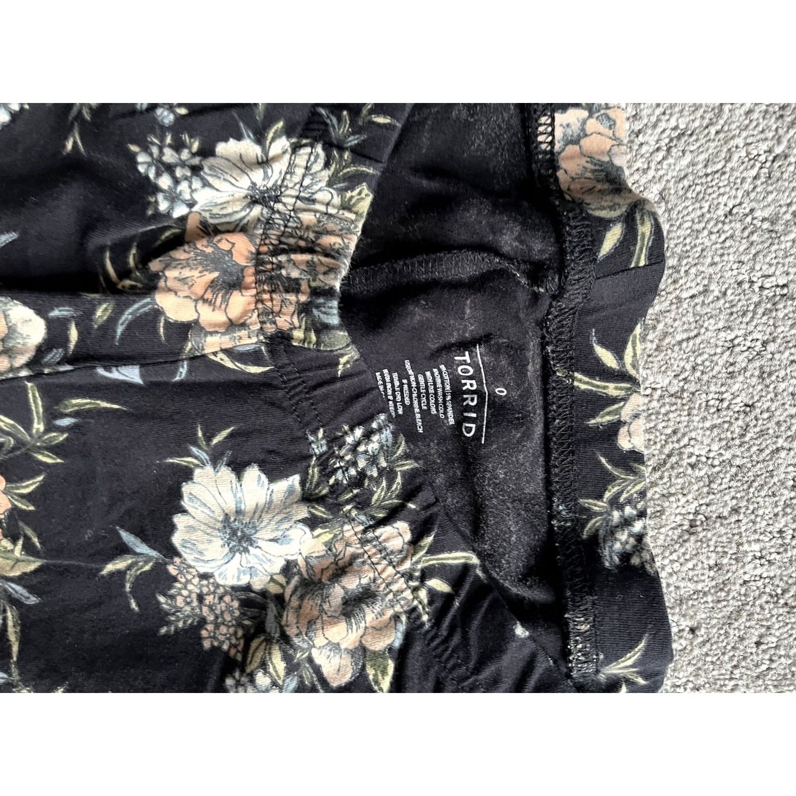 Torrid Torrid Floral Black Leggings Womens Plus Size 0X Solid Ankle Workout TORRID WOMENS Size 40" / US 18 - 5 Thumbnail