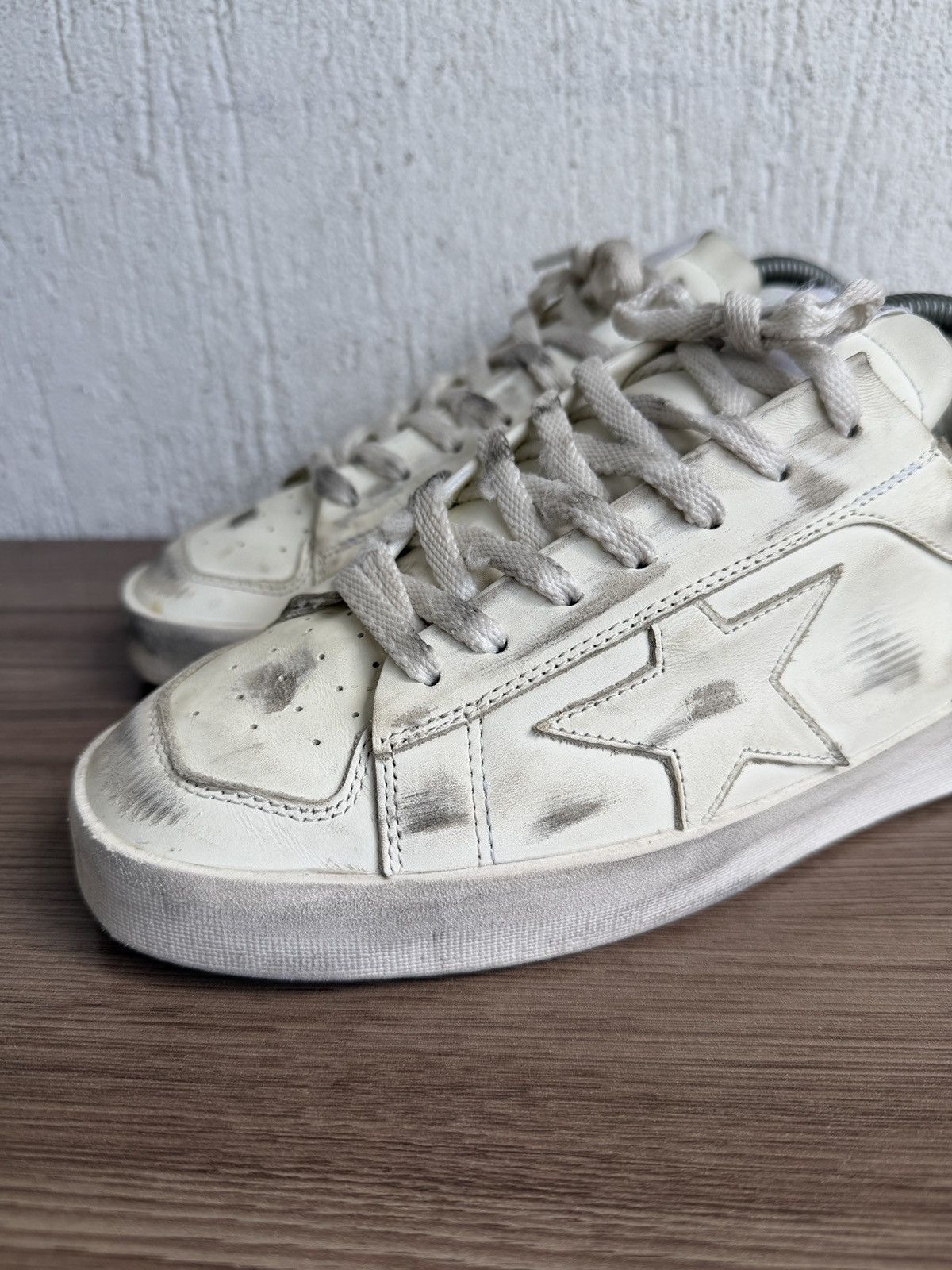 Golden Goose Limited edition distress stardan trainer Size US 6.5 / EU 39-40 - 2 Thumbnail
