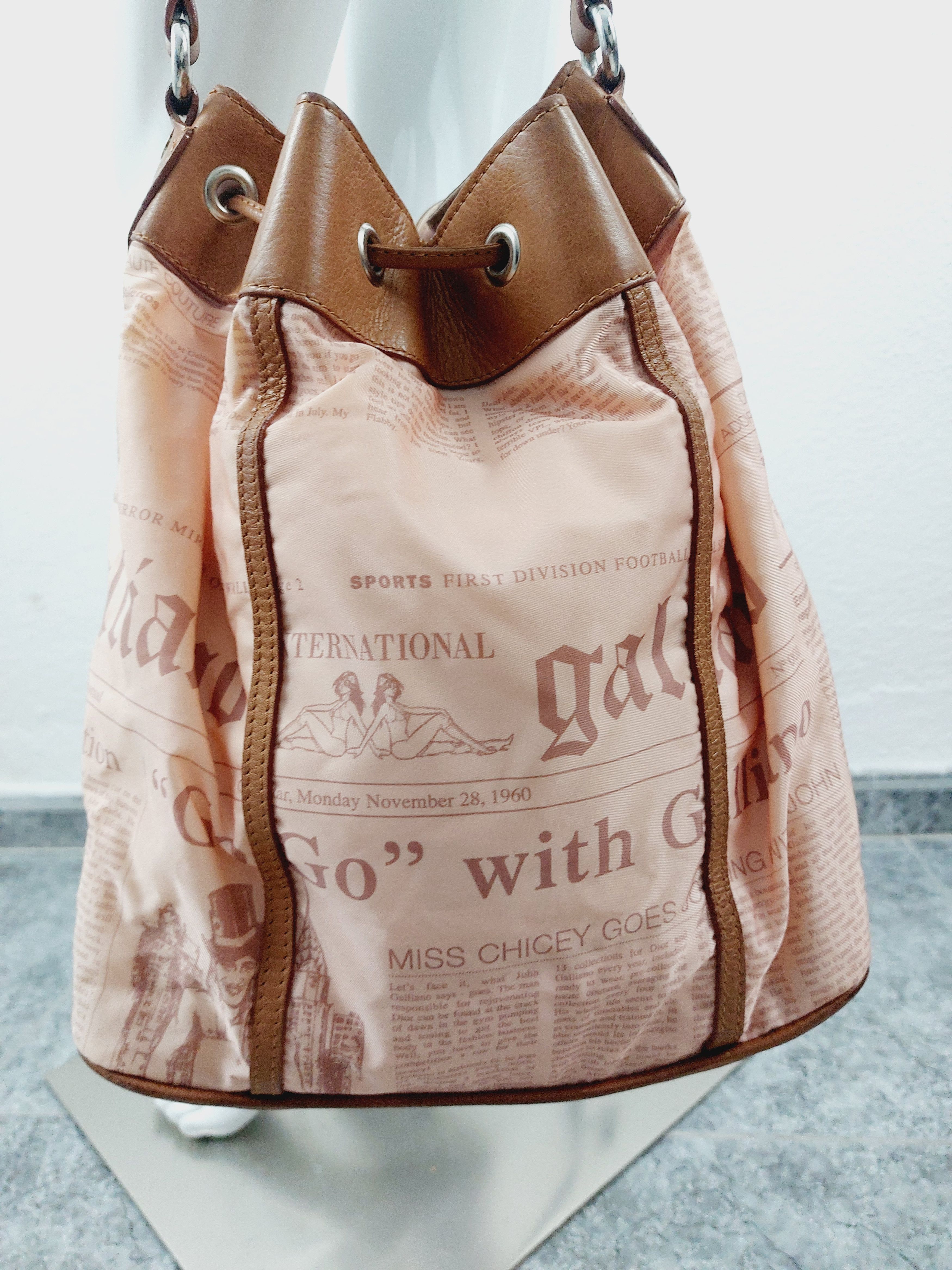 John Galliano John Galliano Newspaper Pink Gazette Shoulder Handbag Bag Size ONE SIZE - 2 Thumbnail