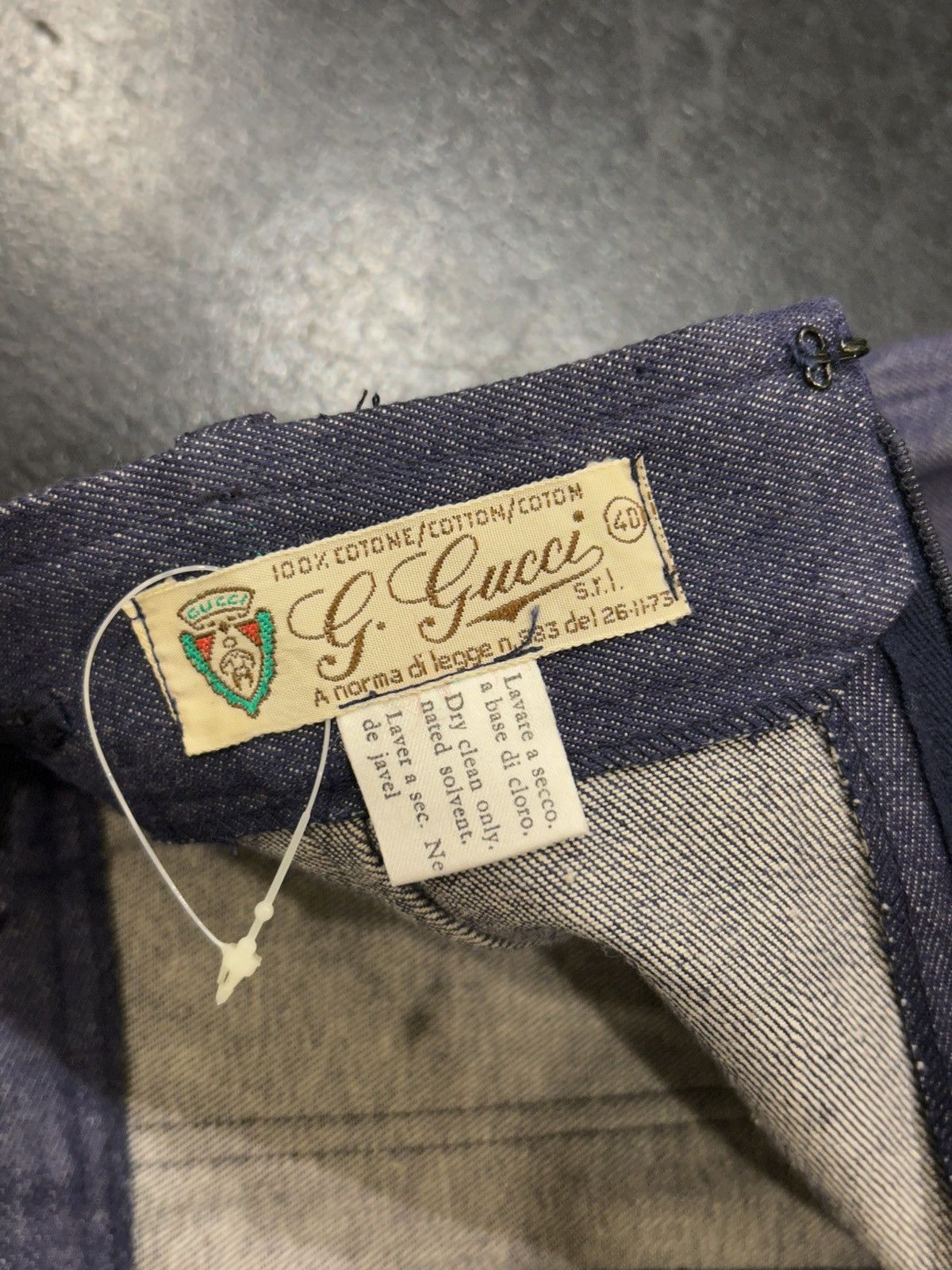 Gucci Gucci Vintage Denim Skirt Size 27" / US 4 / IT 40 - 3 Thumbnail