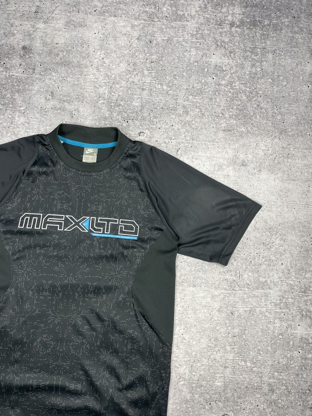 Nike × Vintage Vintage Nike Air LTD Y2K Style Big Logo Central Swoosh Tee Size US S / EU 44-46 / 1 - 5 Thumbnail
