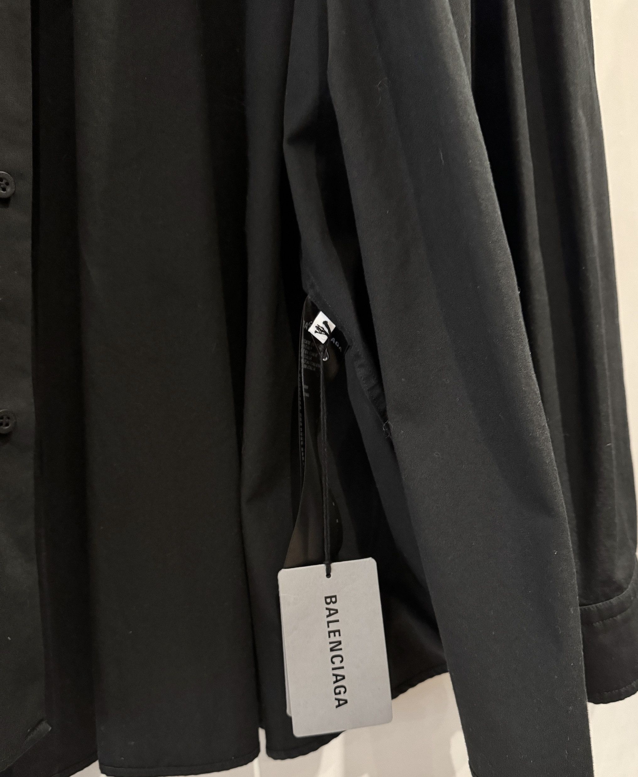 Balenciaga '360 Degree' Winter 022 oversized button down shirt Size US XL / EU 56 / 4 - 13 Thumbnail