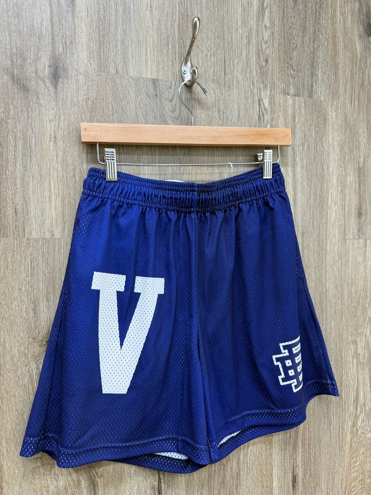 Eric Emanuel Eric Emmanuel Villanova Shorts Size US 33 - 2 Thumbnail