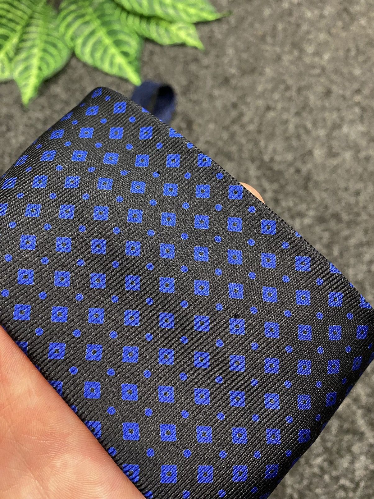 Hugo Boss Tie in a beautiful color Hugo Boss Size ONE SIZE - 8 Thumbnail