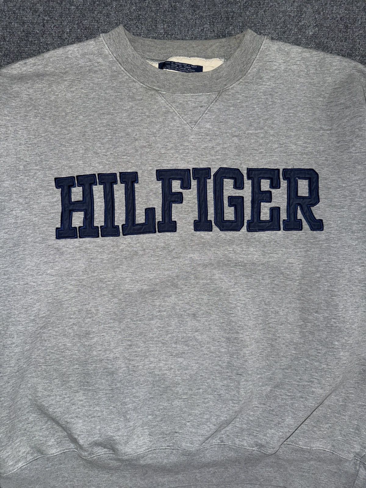 Tommy Hilfiger Vintage 90s Tommy Hilfiger Big Logo Crewneck Sweatshirt Grey Size US XL / EU 56 / 4 - 2 Thumbnail