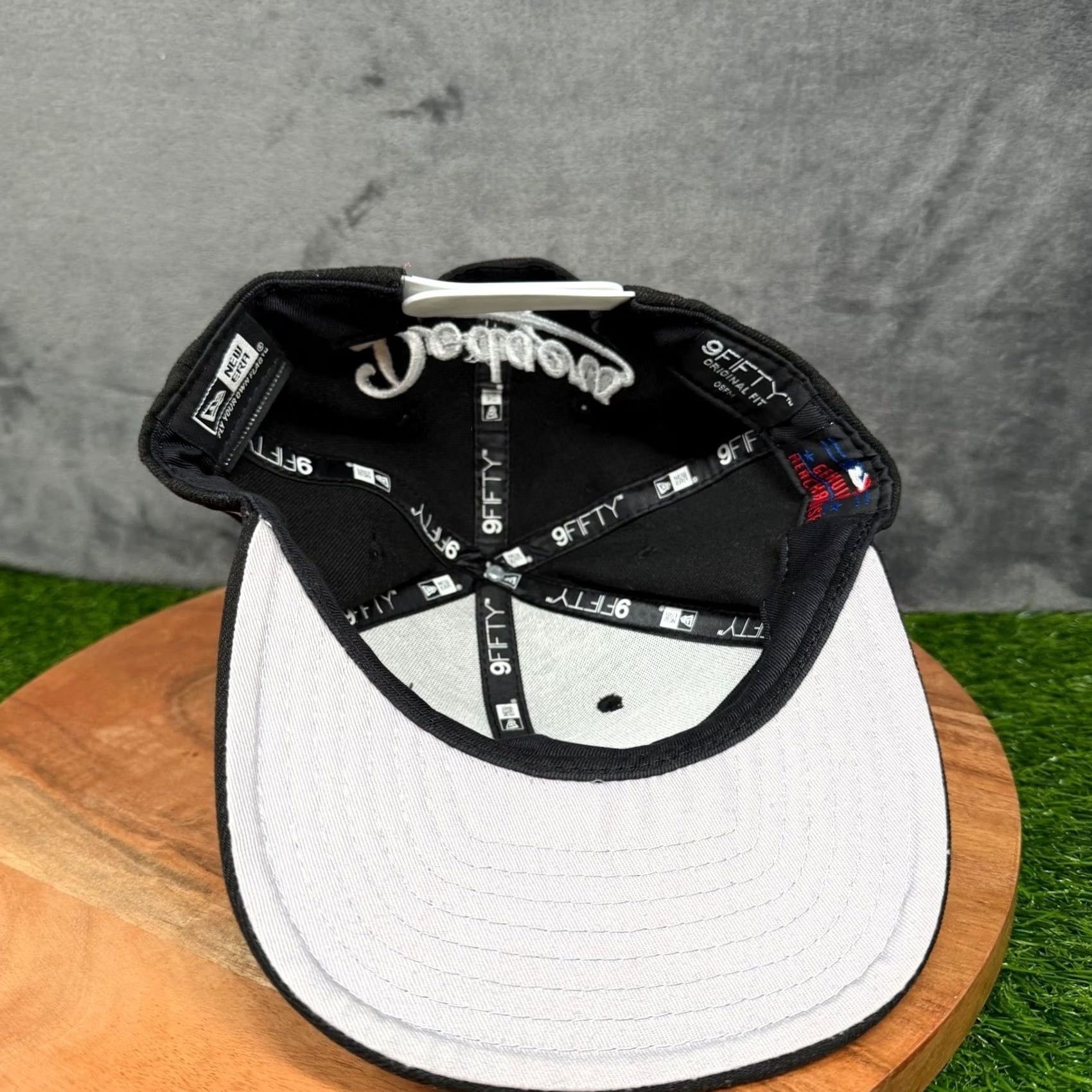 New Era VINTAGE? No — New Era Los Angeles Dodgers Hat Snapback One Size Mens Black Cotton Solid 9FIFTY Adjustable Baseball Cap Dodgers MLB Streetwear Size ONE SIZE - 6 Thumbnail