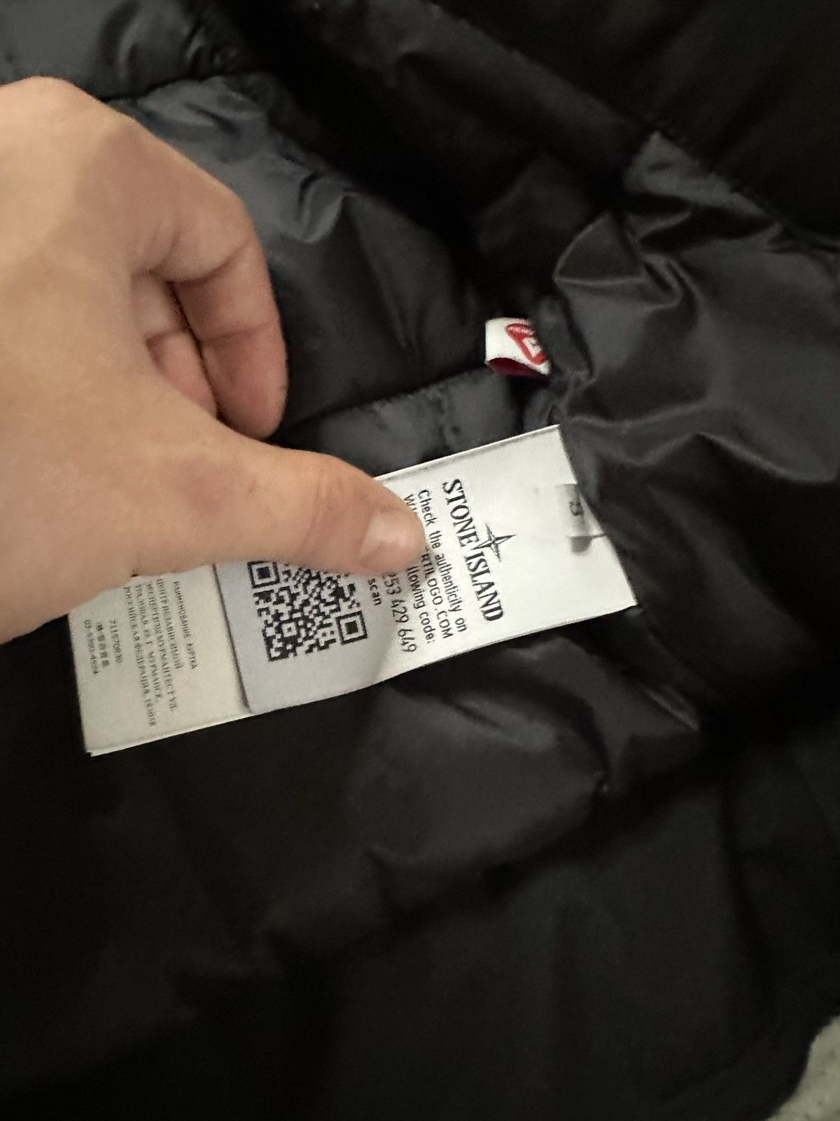 Stone Island GORE-TEX INFINIUM™ WITH SHEEPSKIN_PRIMALOFT® INSULATION Size US S / EU 44-46 / 1 - 6 Thumbnail