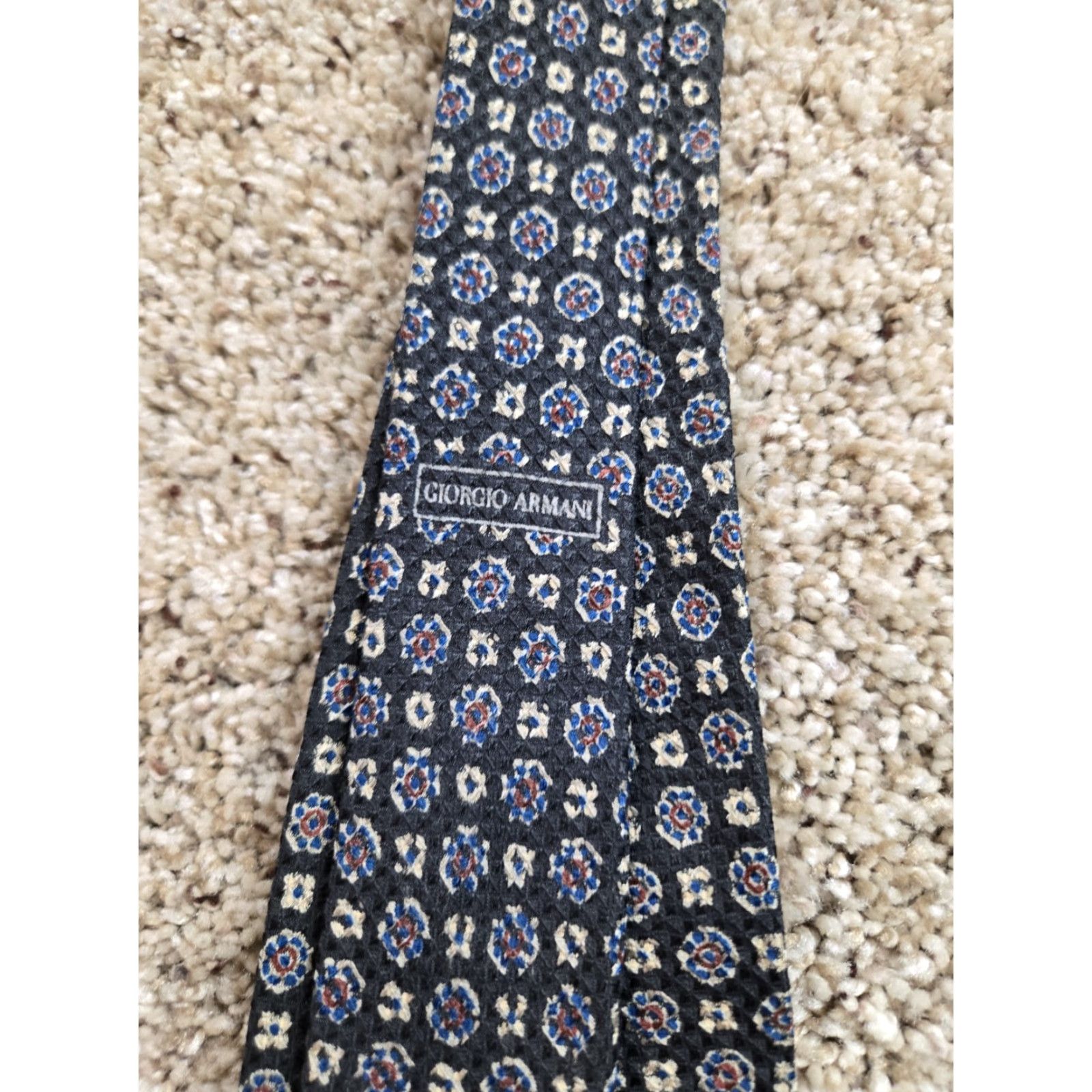 Giorgio Armani VINTAGE Giorgio Armani Tie Men Classic Length 57"-60" Silk Italy Made 90s Blue Medallion Geometric Flower Pattern Size ONE SIZE - 3 Thumbnail