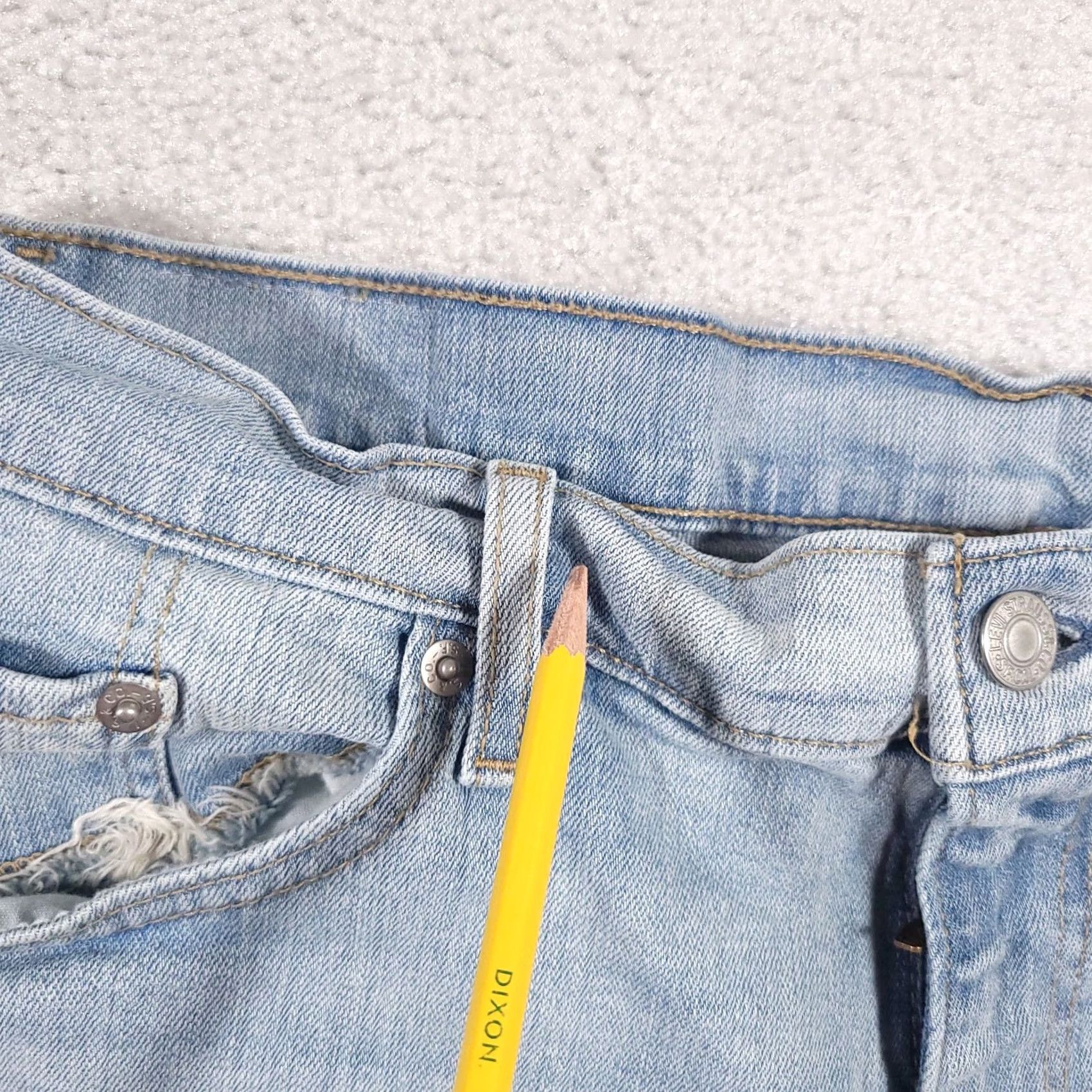 Levi's Levi's Jean Shorts Women's 34W Blue Light Wash Denim Distressed Extra Stretch Shorts Denim Light Blue 90s? Size 24" / US 00 / IT 34 - 6 Thumbnail