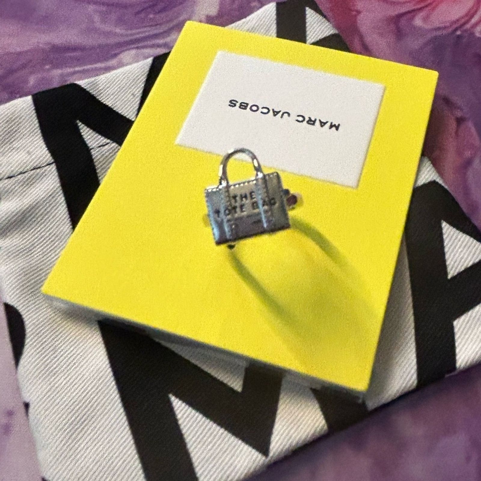 Marc Jacobs NWT Marc Jacobs Silver Tote Bag Design Ring 7 Kawaii Glam Size ONE SIZE - 2 Thumbnail