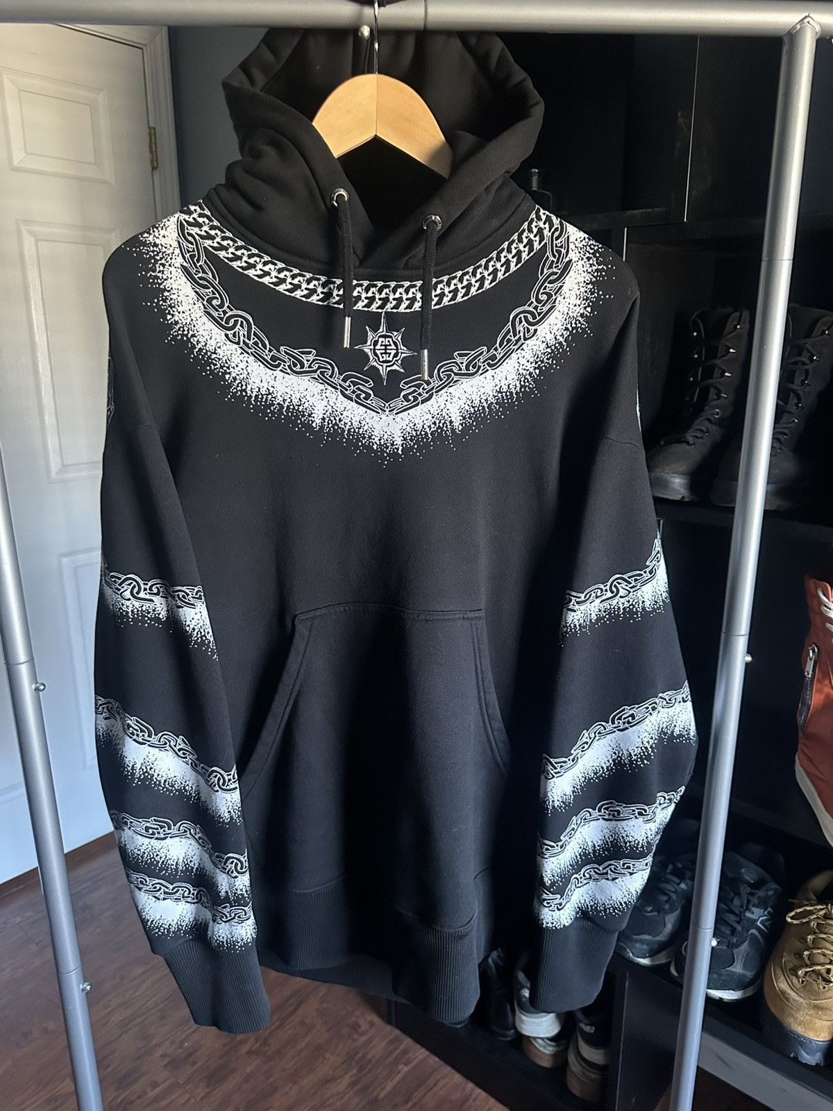 Givenchy Givenchy Tattoo Cross and Roses Hoodie Size US L / EU 52-54 / 3 - 1 Thumbnail