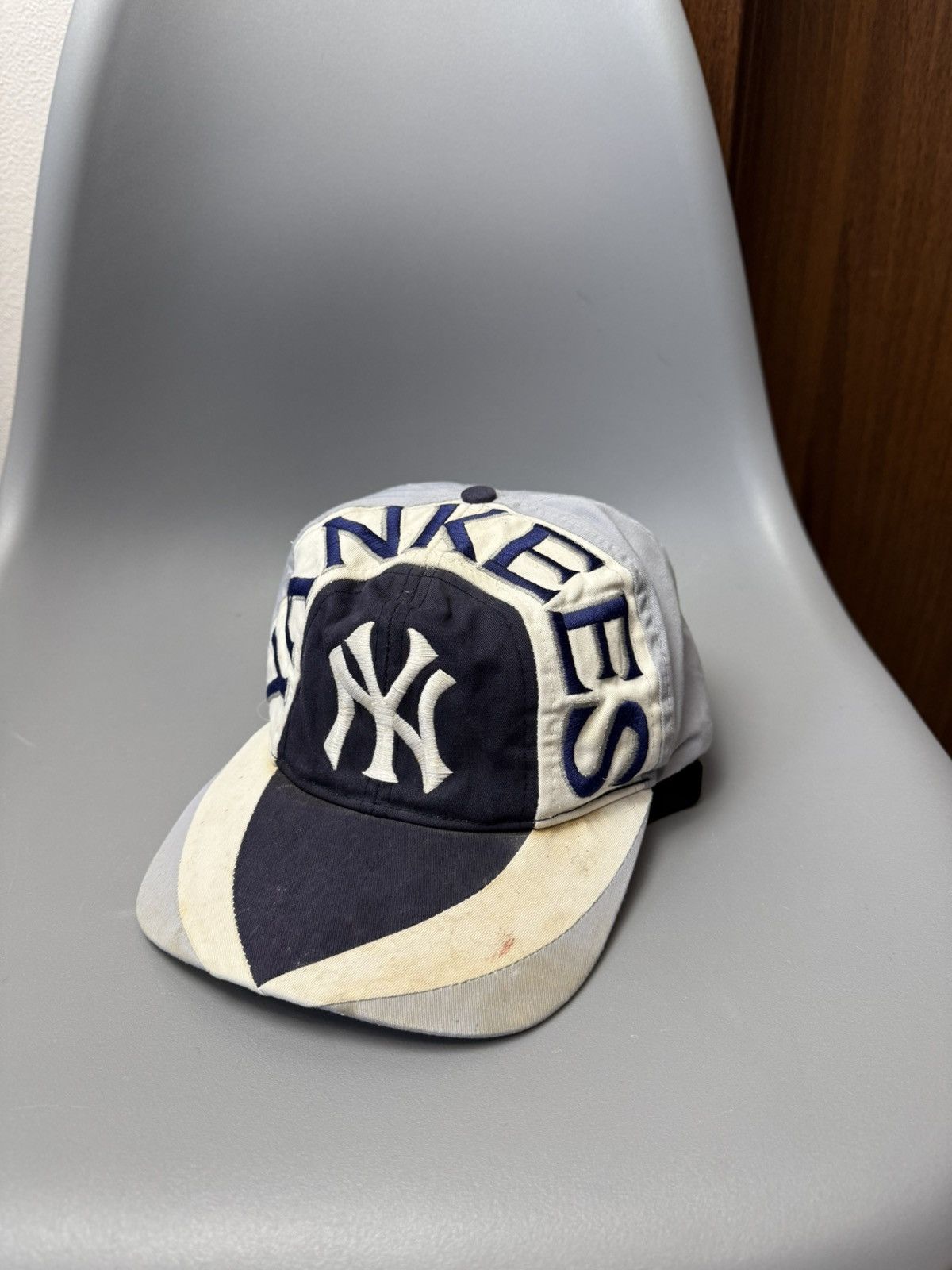 MLB Crazy Vintage Y2K New York Yankees Cap Drill Graffiti Style Size ONE SIZE - 1 Thumbnail