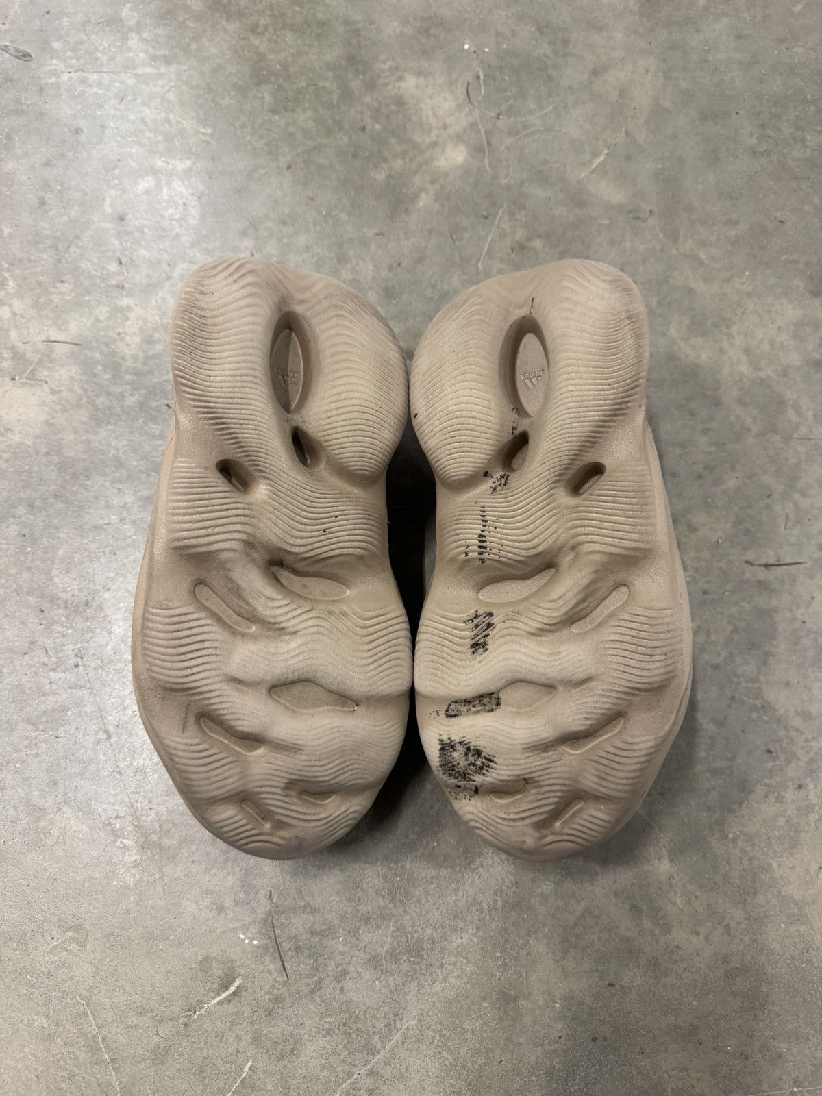 Adidas Adidas Yeezy Foam Runner Size 6 Size US 6 / EU 39 - 6 Thumbnail