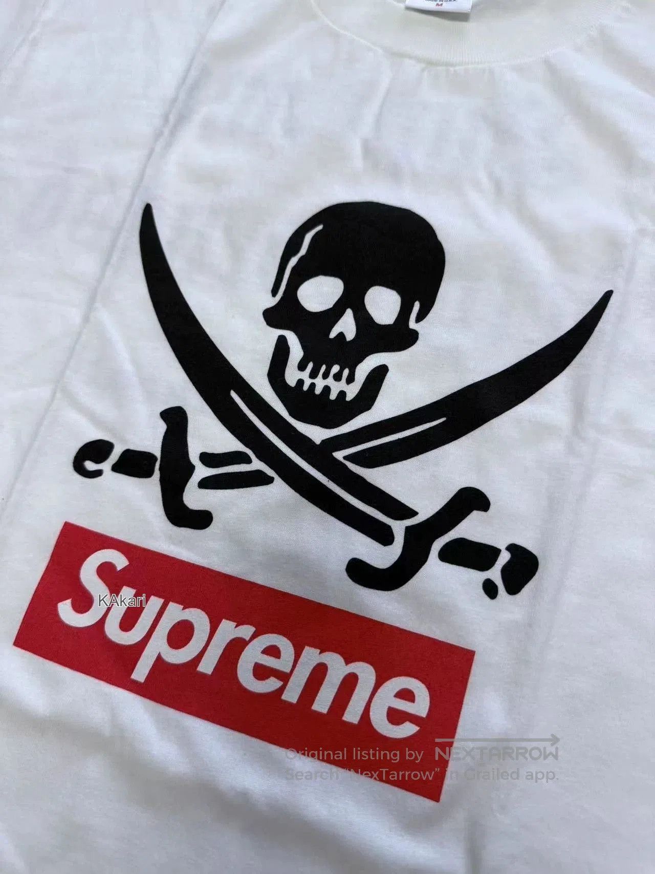 Supreme White Skull and Cross s Graphic T. Size US M / EU 48-50 / 2 - 2 Thumbnail