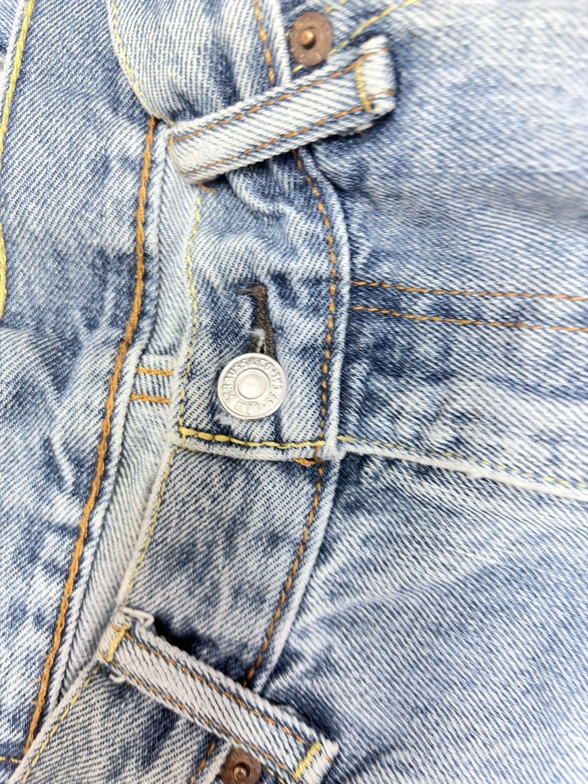 Levi's Levi's 550 Relaxed Fit Light Wash Vintage Denim Jeans W34 Size US 34 / EU 50 - 16 Thumbnail