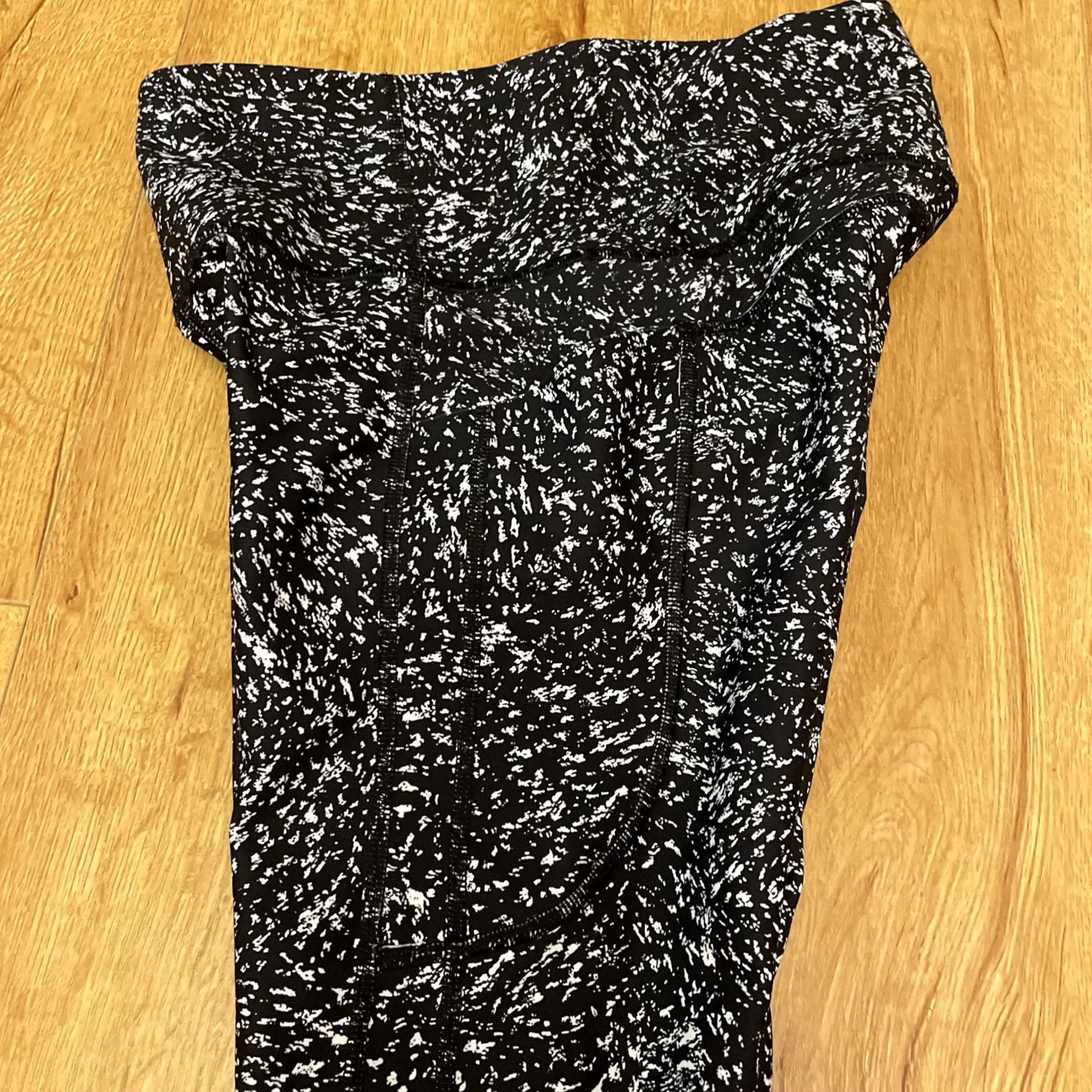 Athleta Athleta Ultimate Stash Textured 7/8 Tight Leggings Womens Small Black White Pattern Jacquard Athletic Yoga Running Gym Tights Size 28" / US 6 / IT 42 - 6 Thumbnail