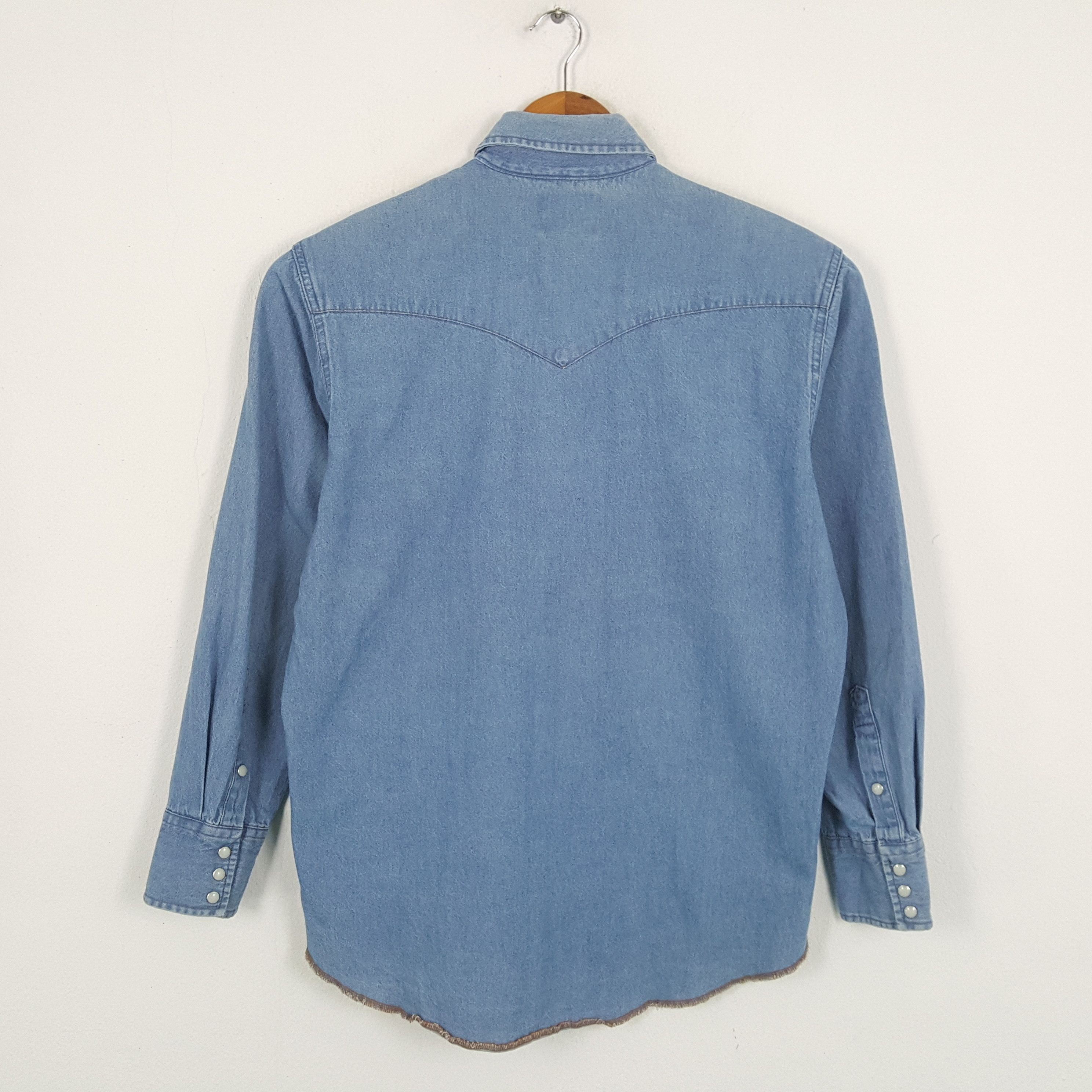 Vintage × Wrangler Vintage WRANGLER American Classic Style Denim Shirts Size US L / EU 52-54 / 3 - 3 Thumbnail