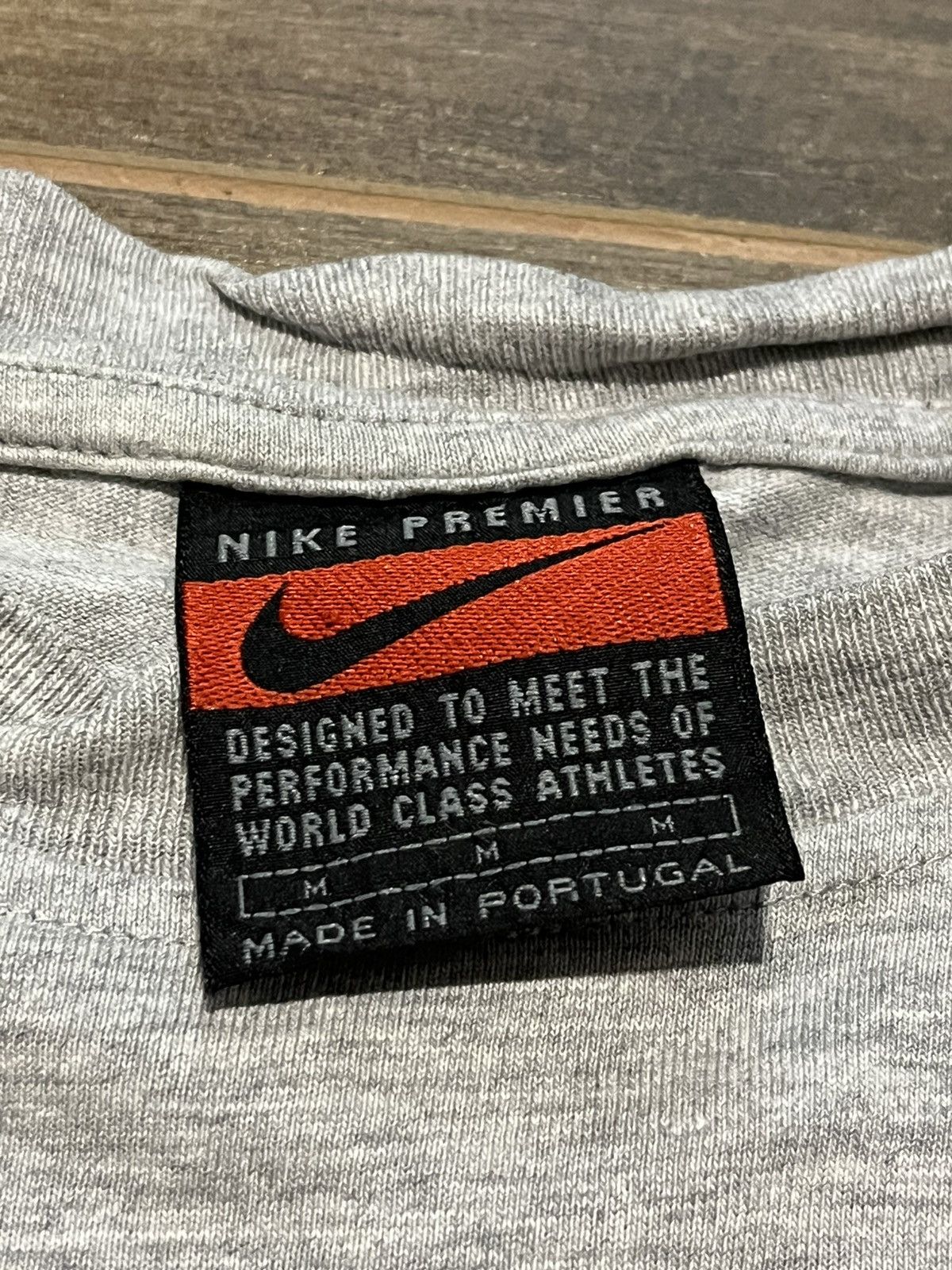 Nike × Vintage Vintage Y2K Nike Center Logo Swoosh Tee 90s Size US M / EU 48-50 / 2 - 2 Thumbnail