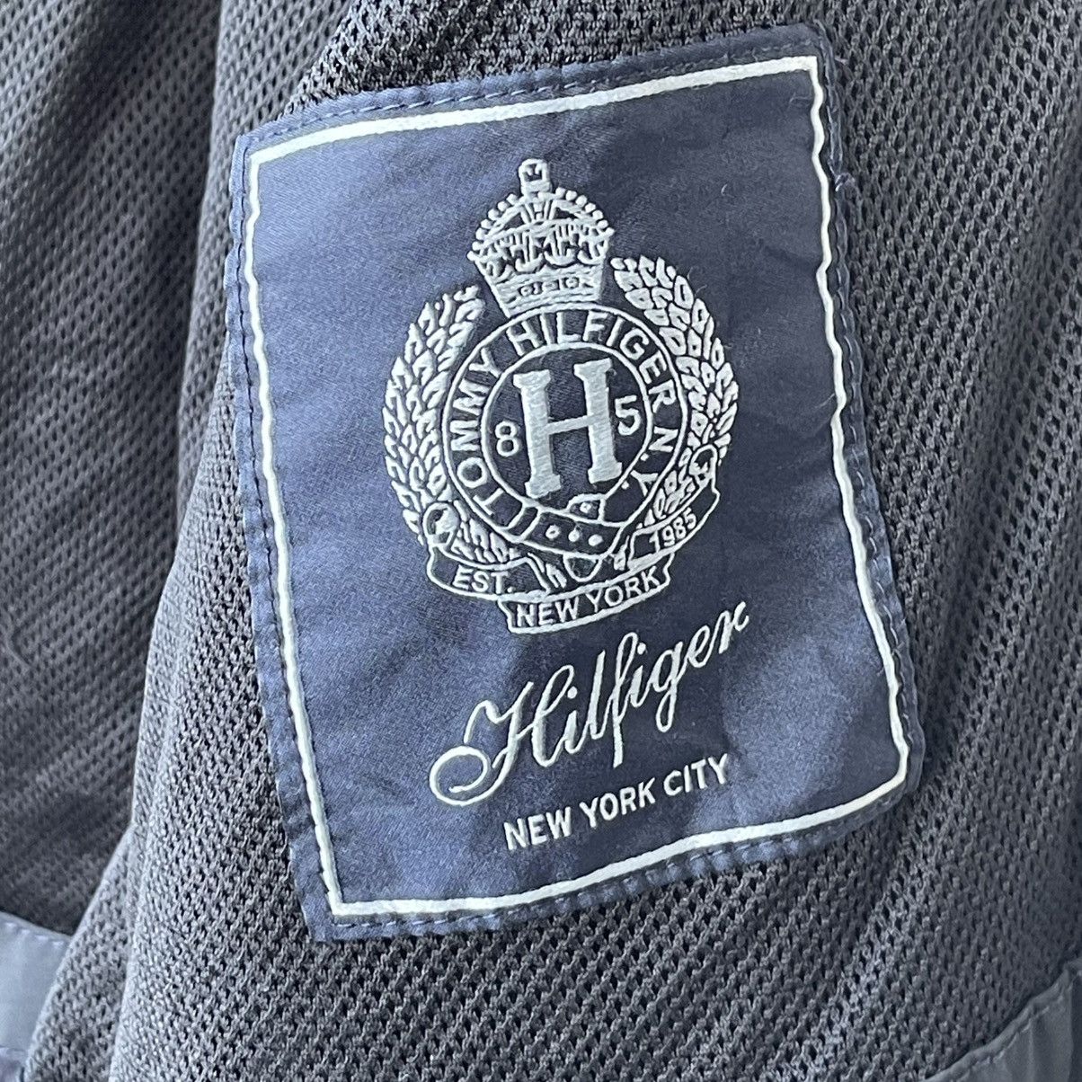 Tommy Hilfiger Vintage 90s Tommy Hilfiger Tech Blouson Jacket Size US L / EU 52-54 / 3 - 13 Thumbnail