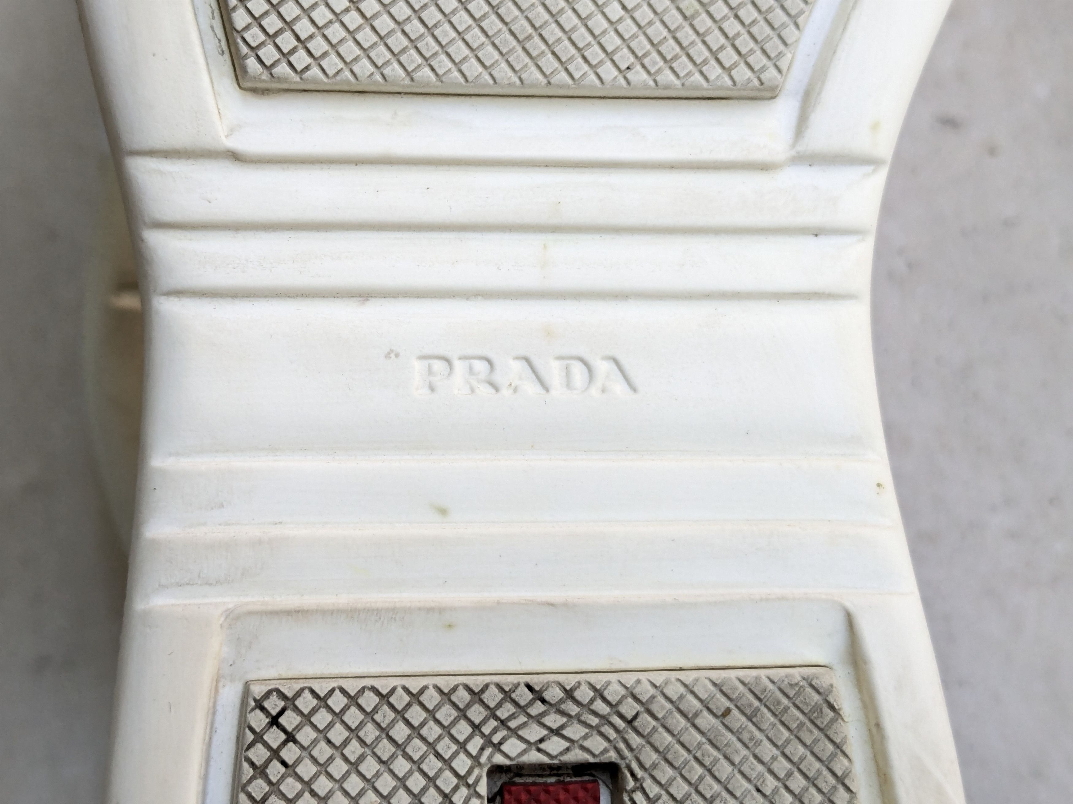 Prada Prada America's Cup White 8 Low Silver Patent Leather Size US 8 / EU 41 - 15 Thumbnail
